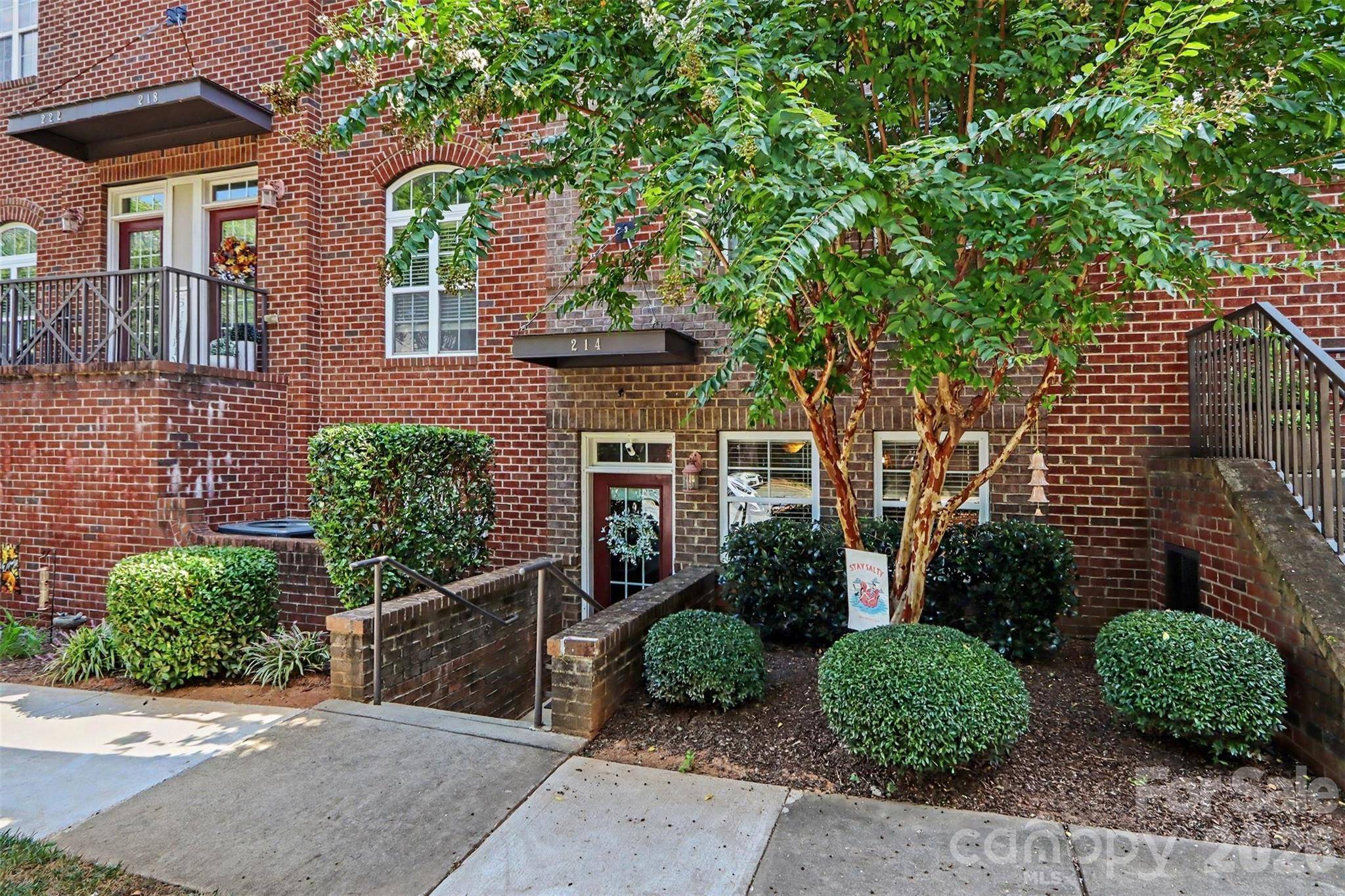 214 Harbour Place DR, Davidson, NC 28036