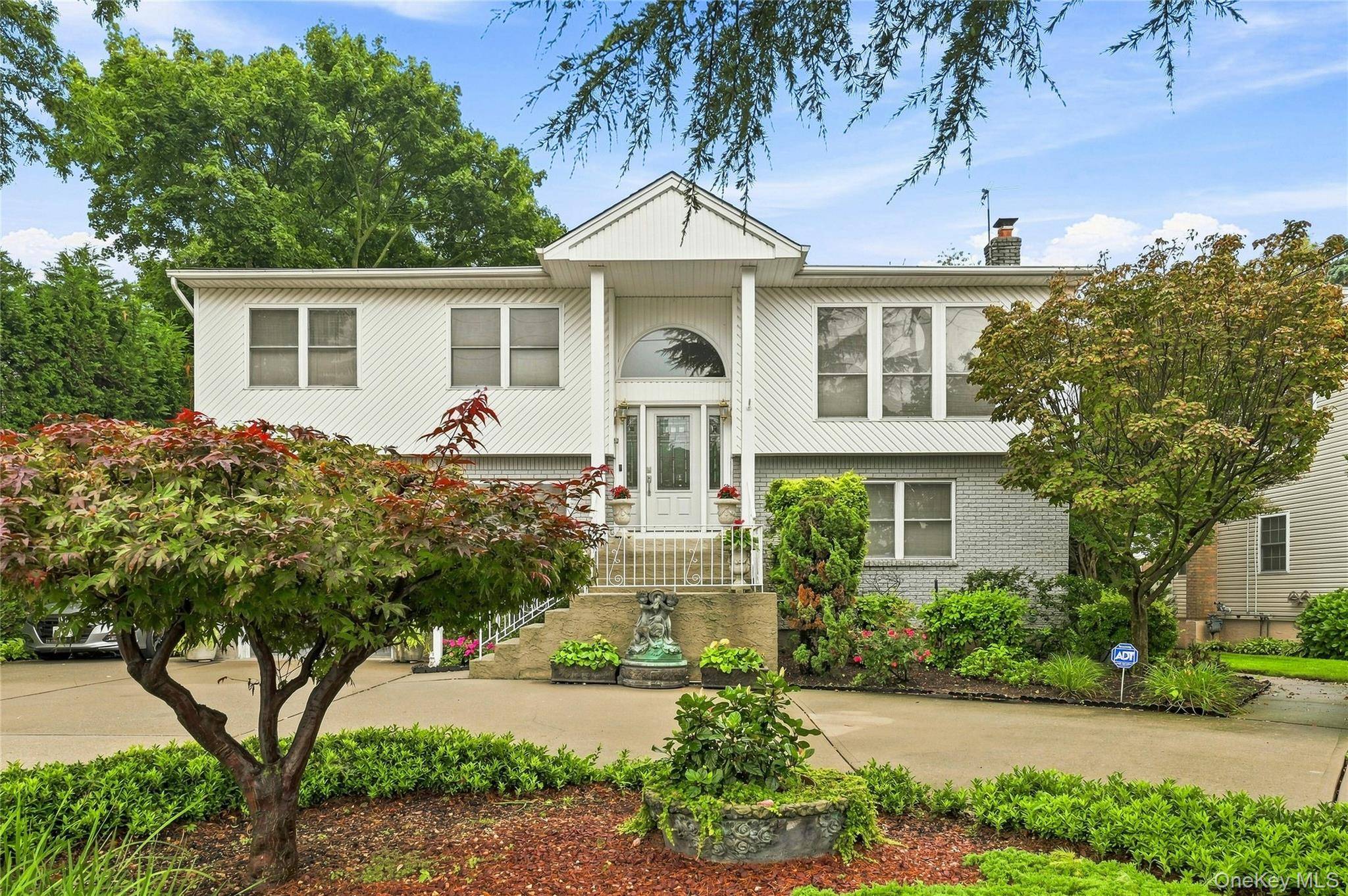 991 Newbridge RD, North Bellmore, NY 11710