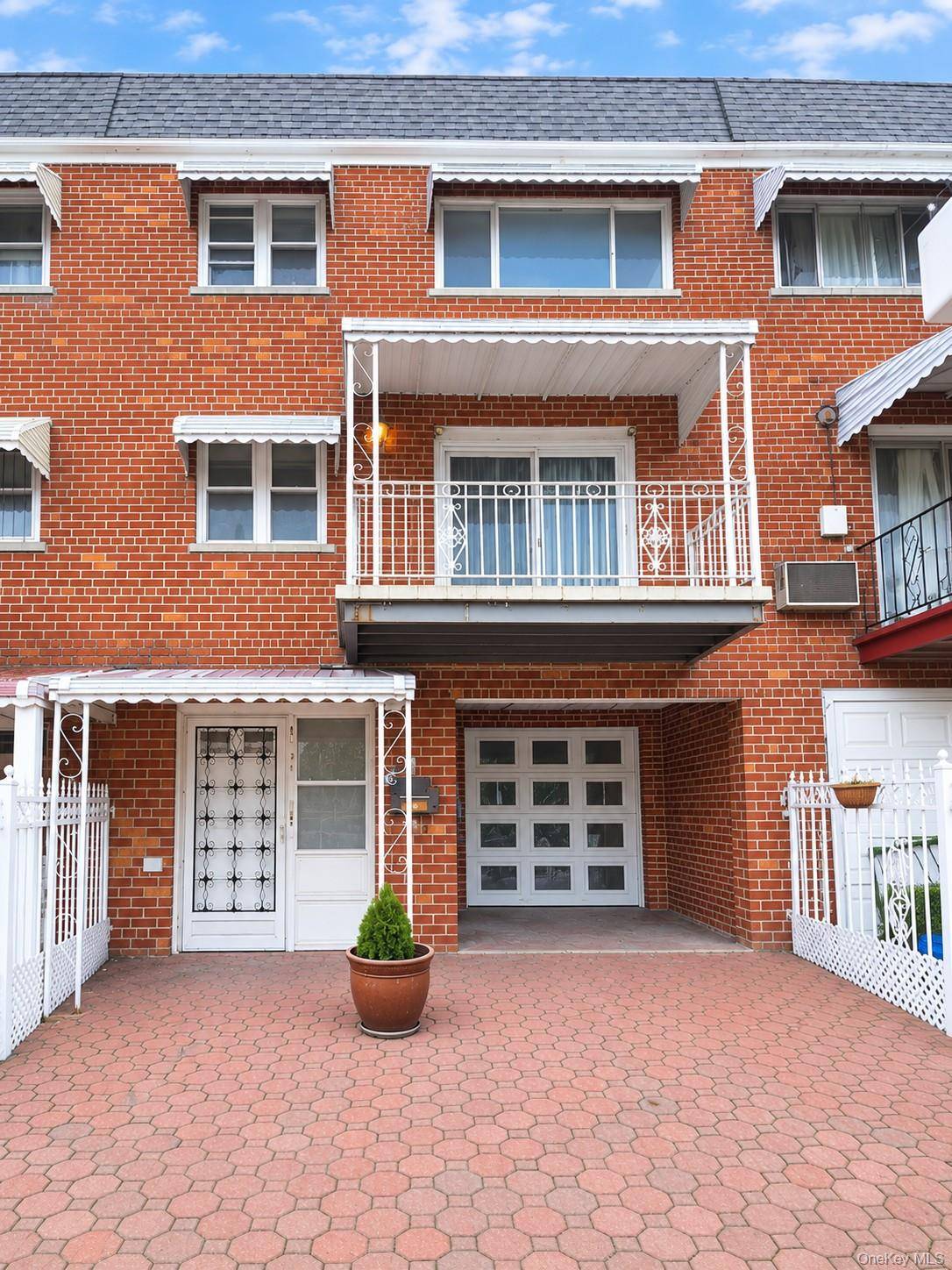 1121 Saint Lawrence AVE, Bronx, NY 10472