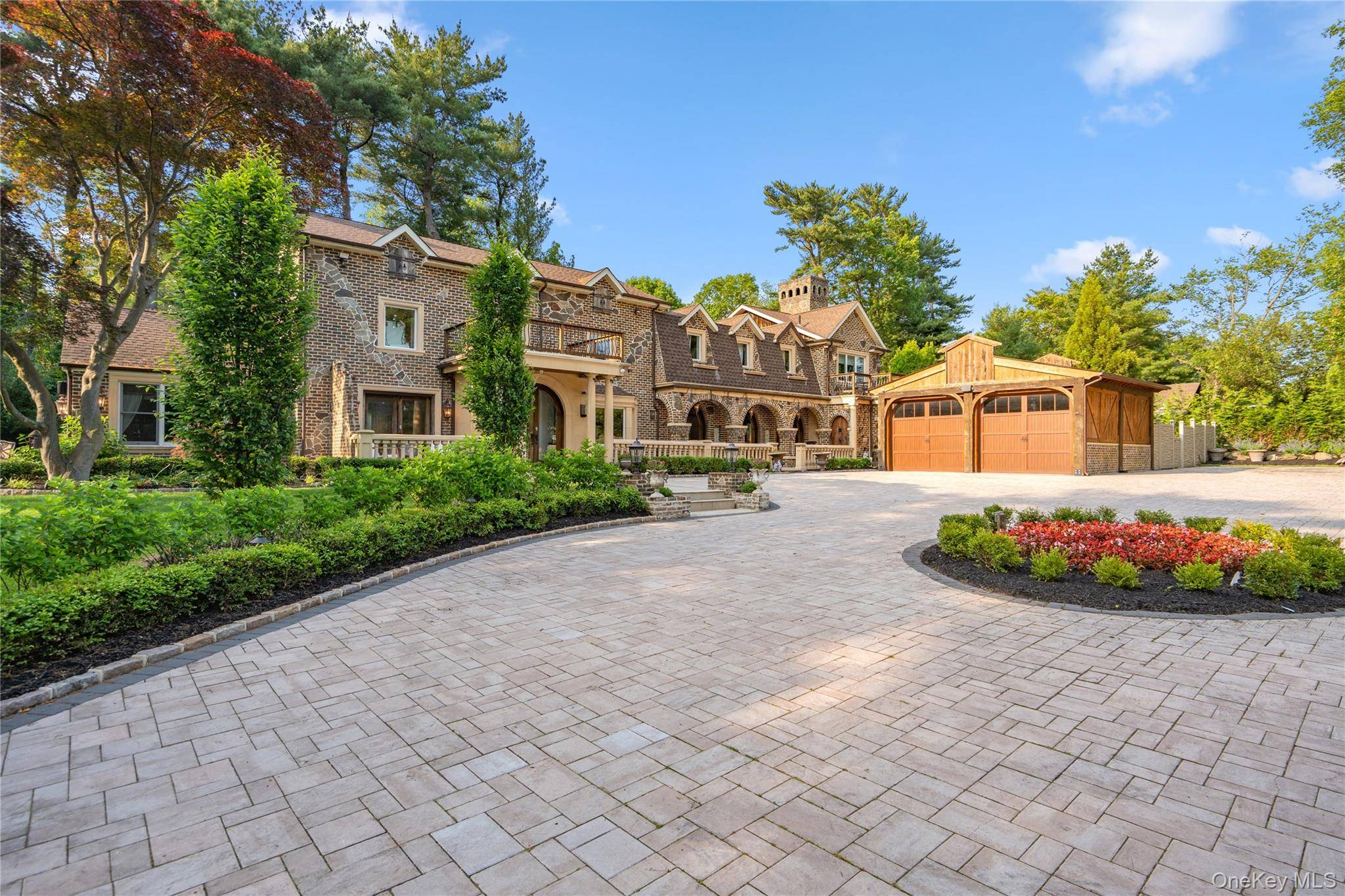213 Guinea Woods RD, Old Westbury, NY 11568