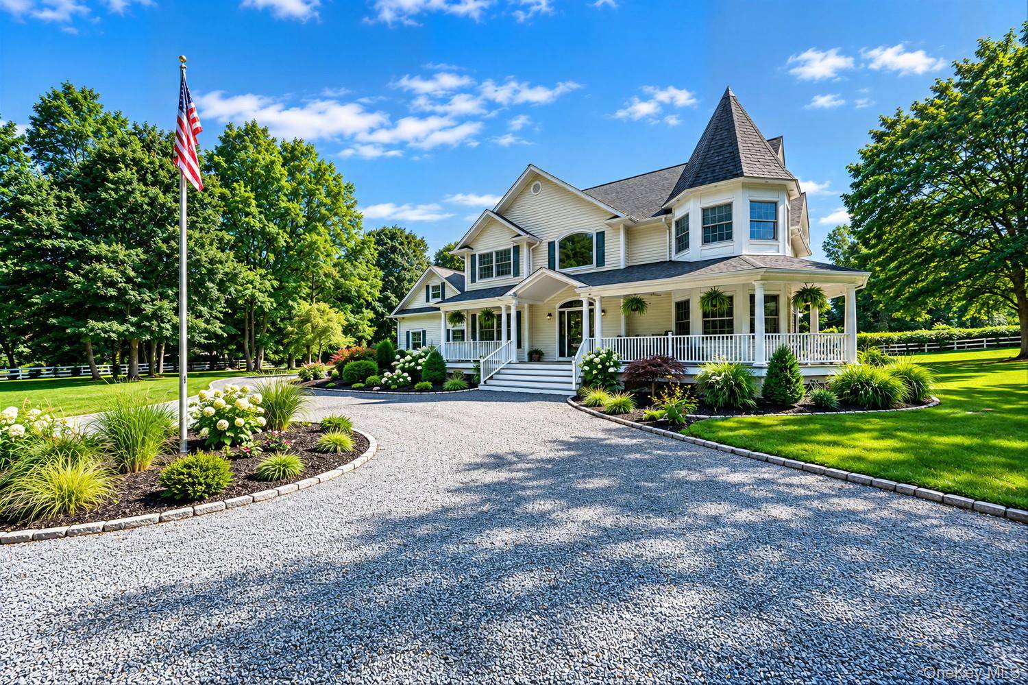 4 Holly LN, Nissequogue, NY 11780