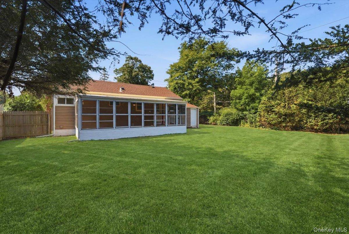1 Rocco DR, East Northport, NY 11731