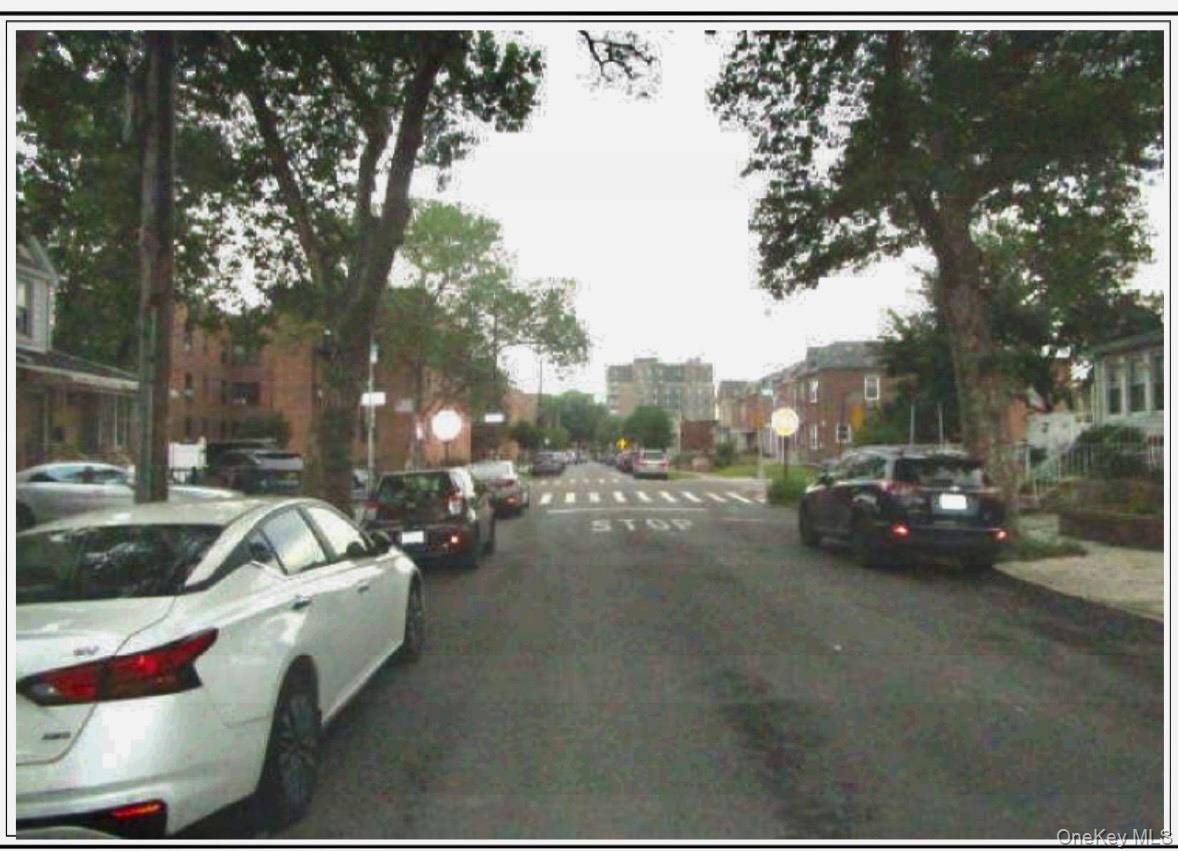 62-95 Austin ST, Rego Park, NY 11374