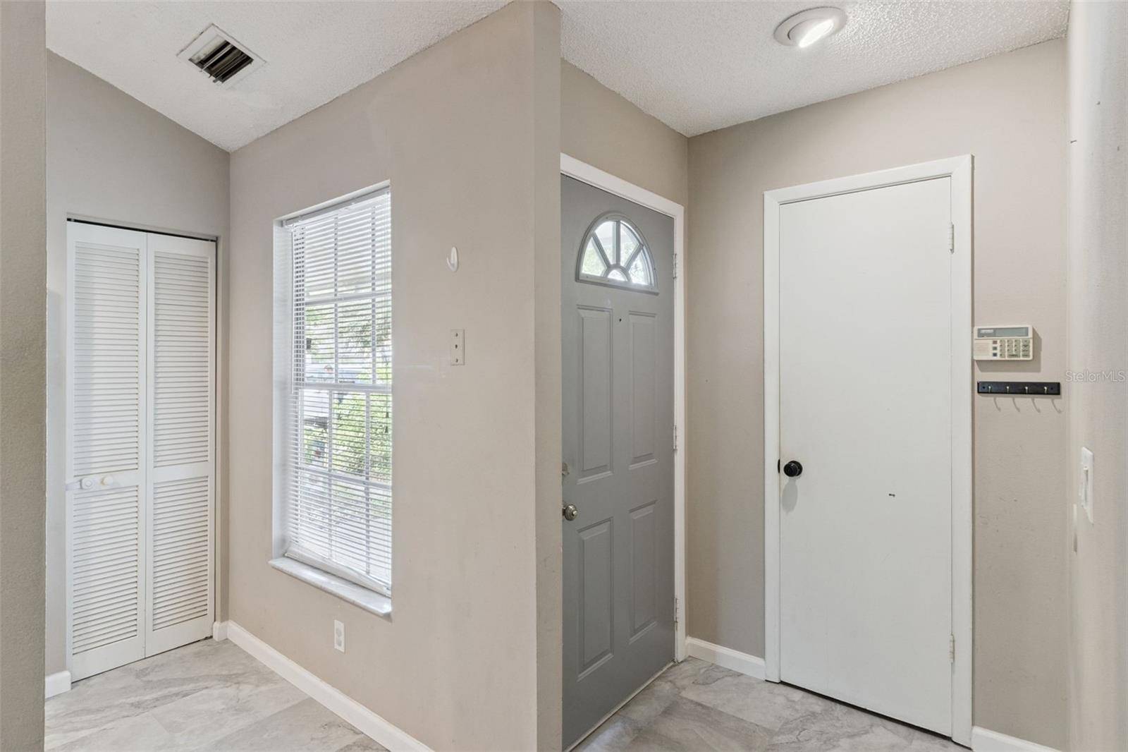 3244 LAUREL DALE DR, Tampa, FL 33618