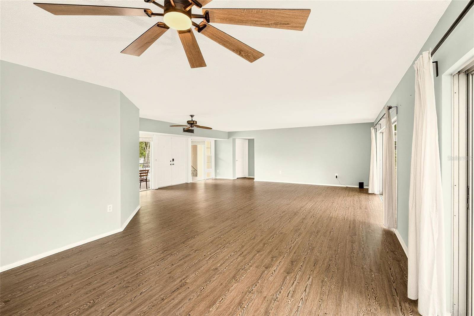 25 COUNTRY CLUB DR, Largo, FL 33771