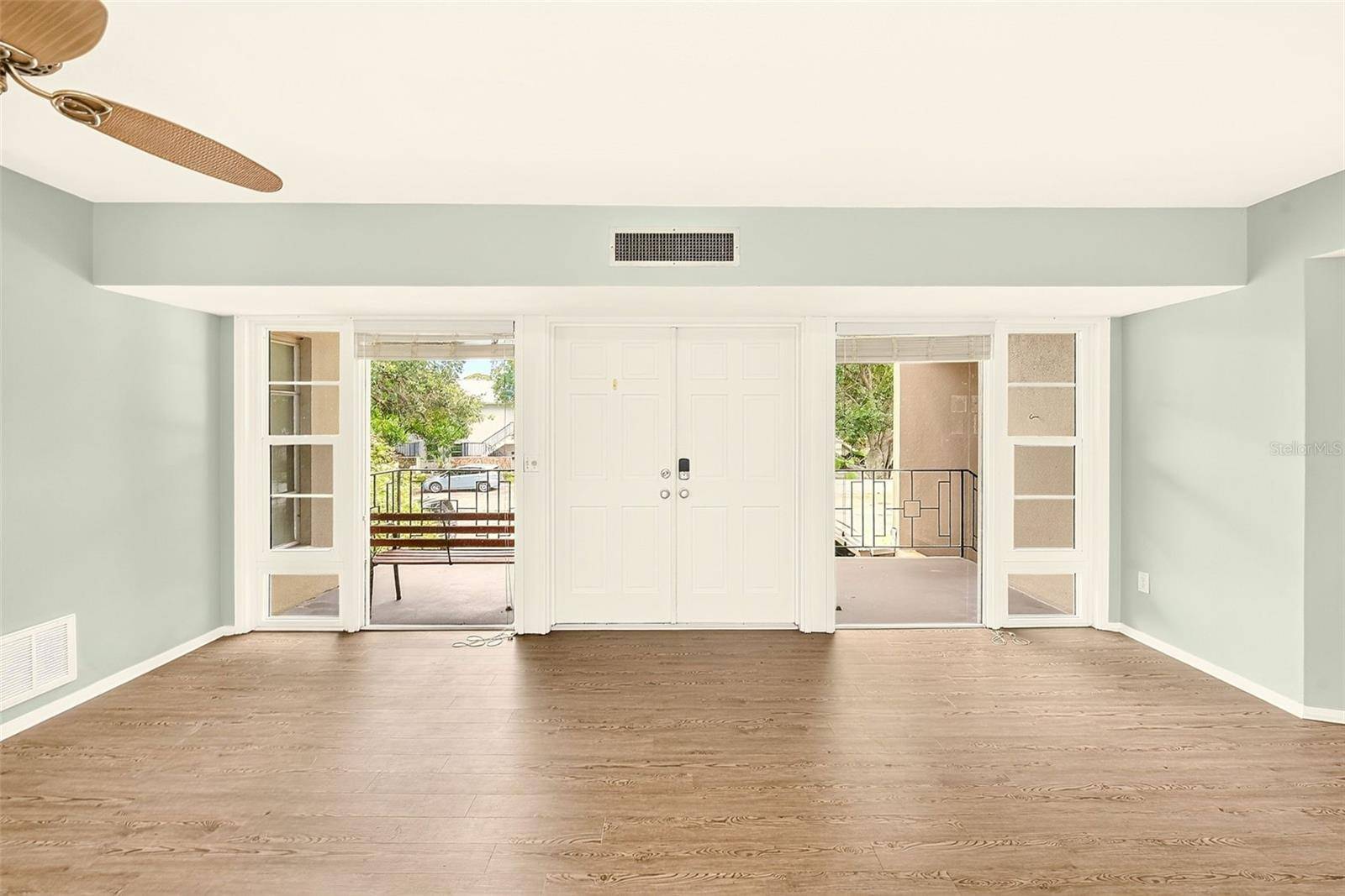 25 COUNTRY CLUB DR, Largo, FL 33771