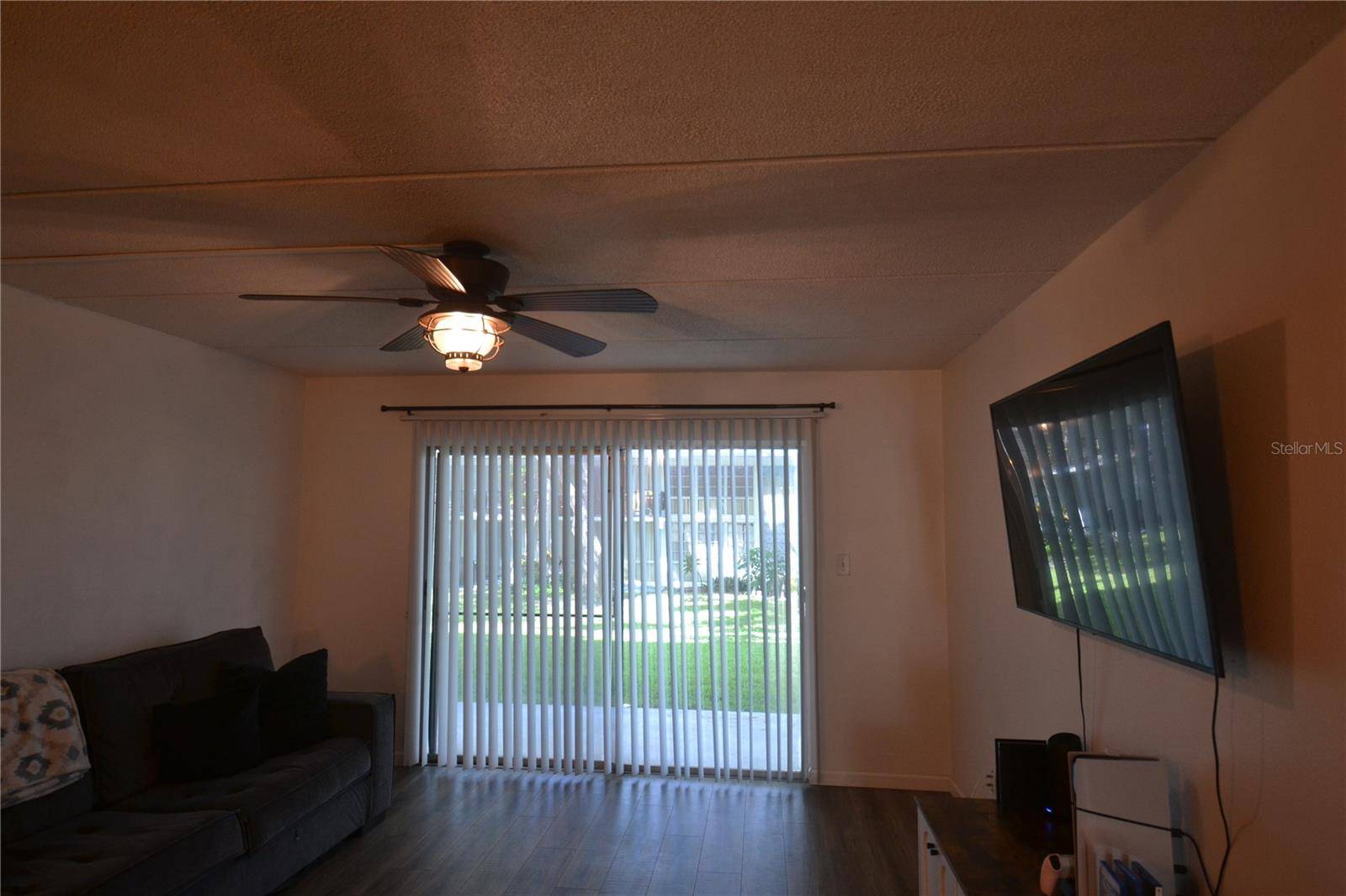 2944 W BAY DR #105, Belleair Bluffs, FL 33770