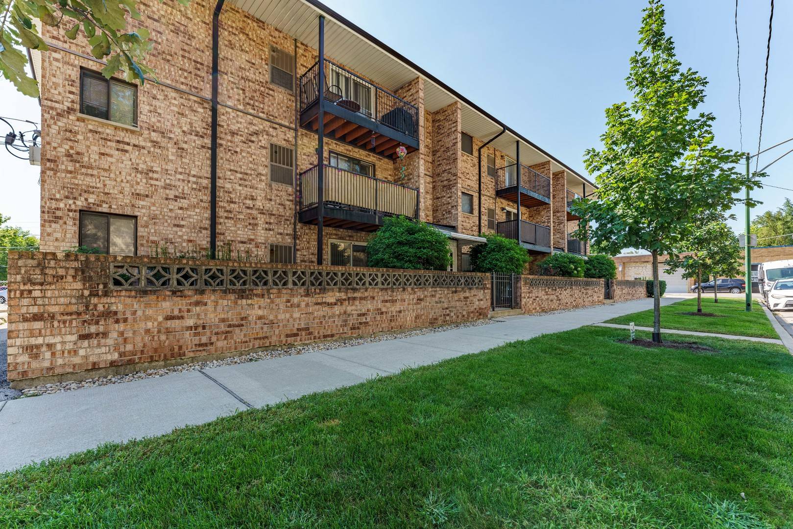 6005 N Neola AVE #1B, Chicago, IL 60631