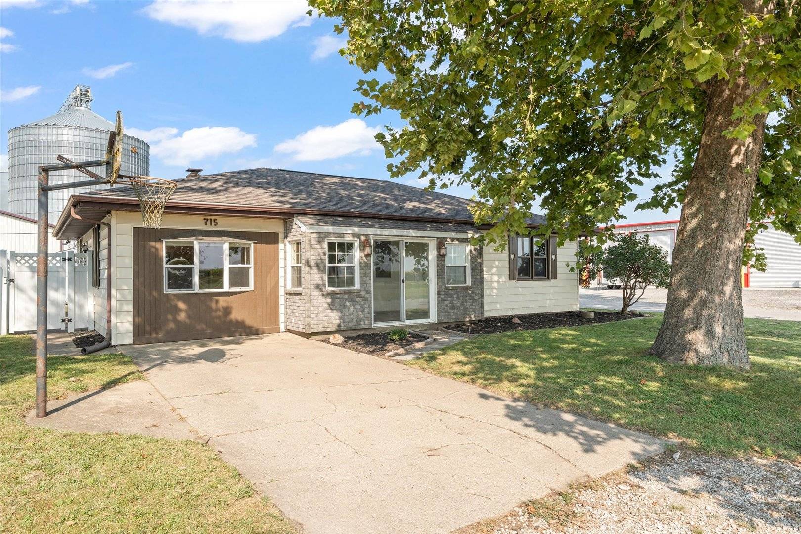 715 N Church ST, Thomasboro, IL 61878