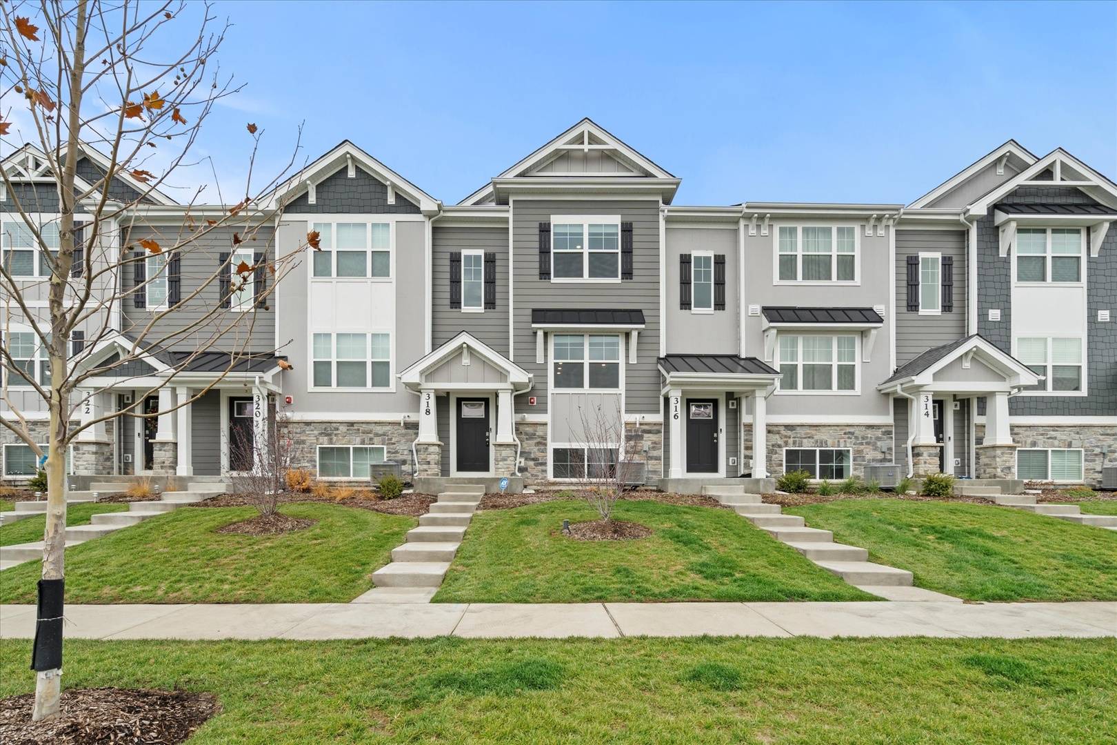 318 Basin CT, St. Charles, IL 60174