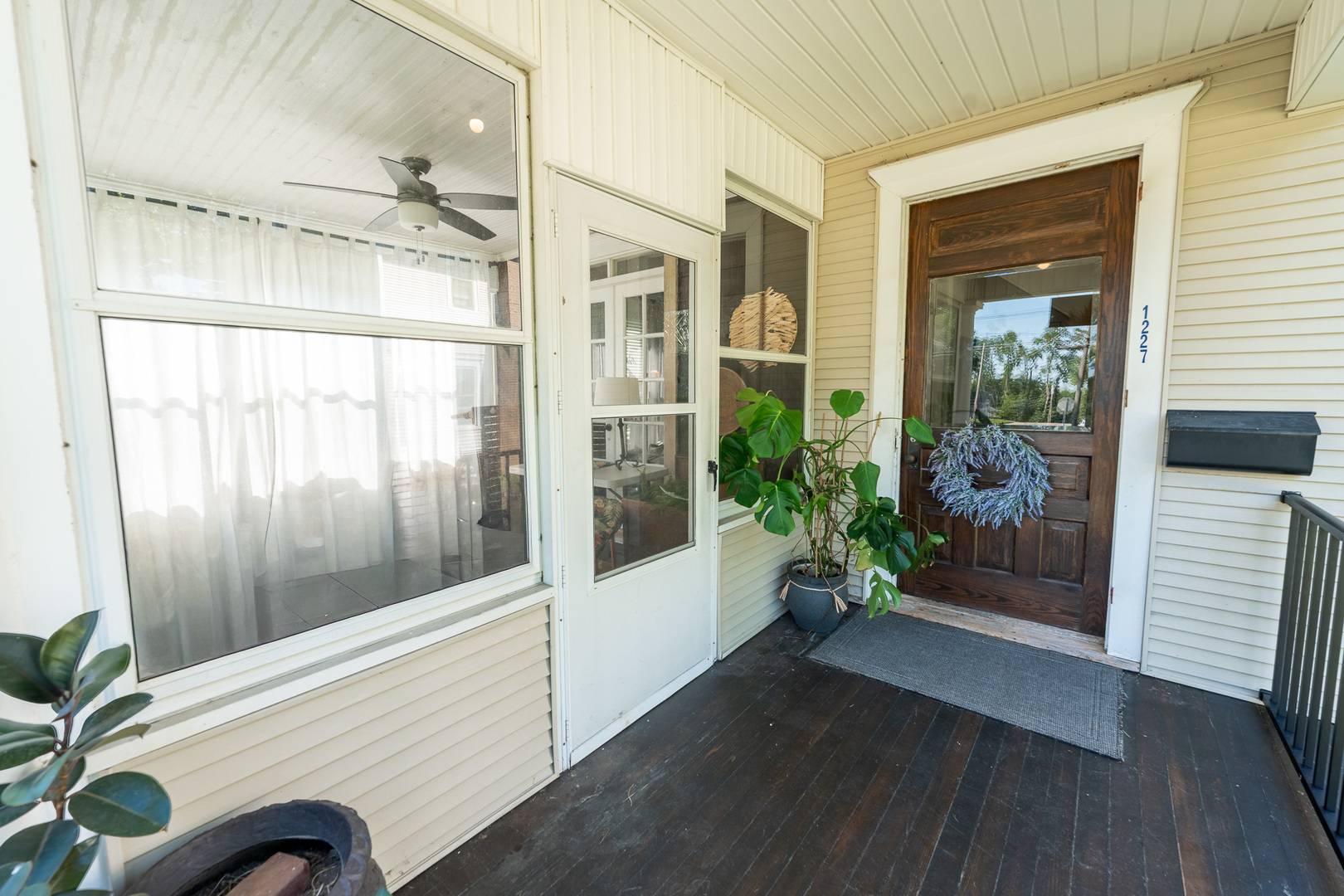 1227 W Stephenson ST, Freeport, IL 61032