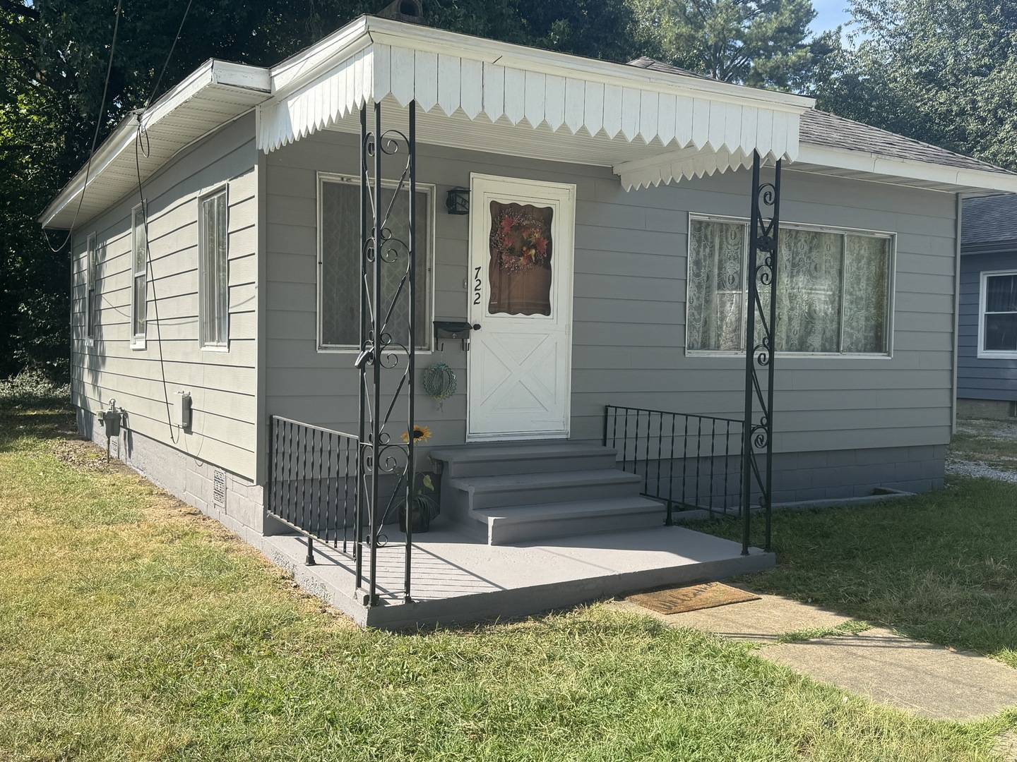 722 E Taylor ST, Benton, IL 62812