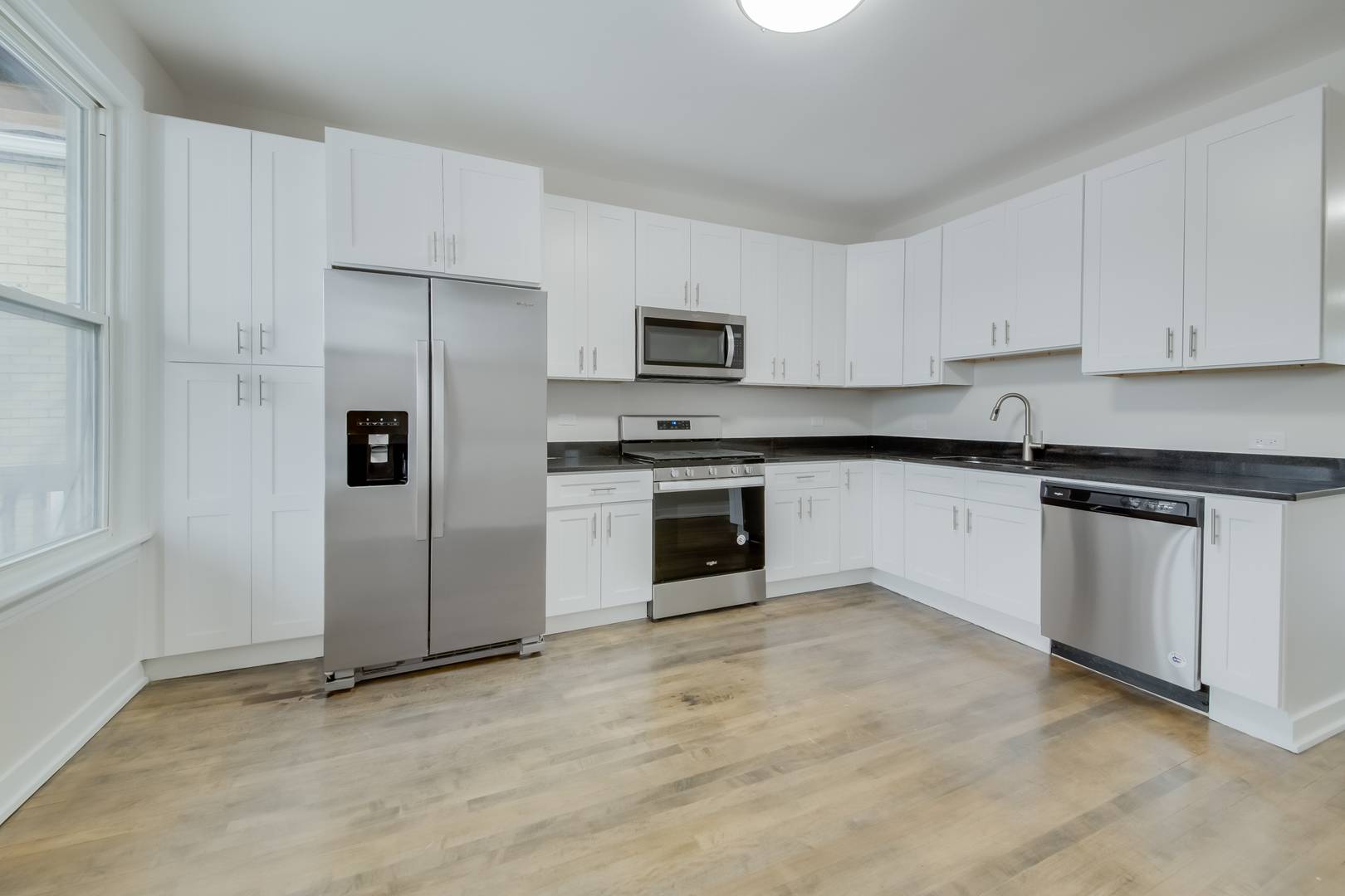 2842 N Avers AVE #2, Chicago, IL 60618