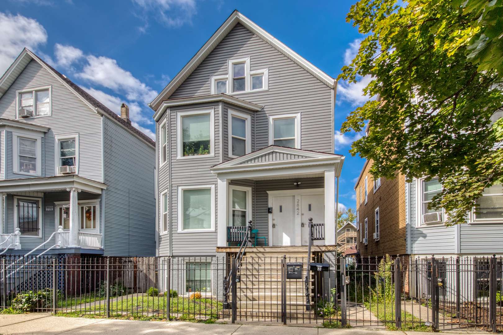 2842 N Avers AVE #2, Chicago, IL 60618