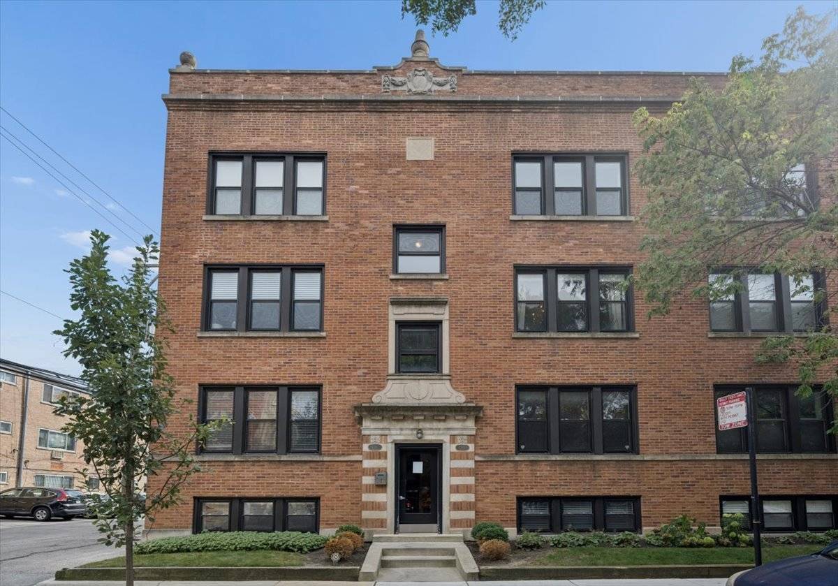 1515 W Cullom AVE #2, Chicago, IL 60613
