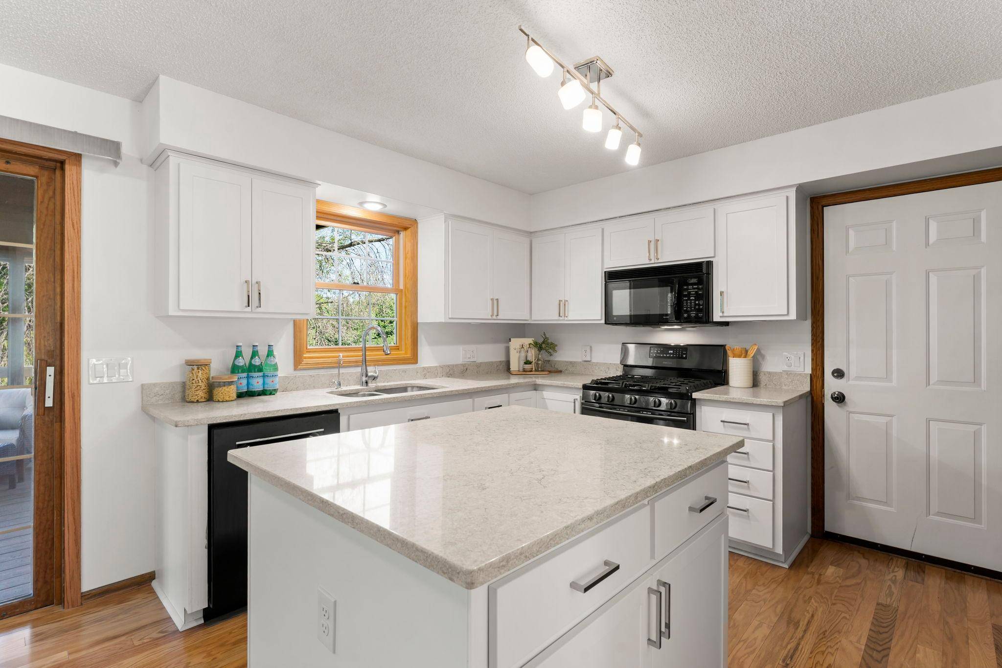 2235 Archer LN N, Plymouth, MN 55447