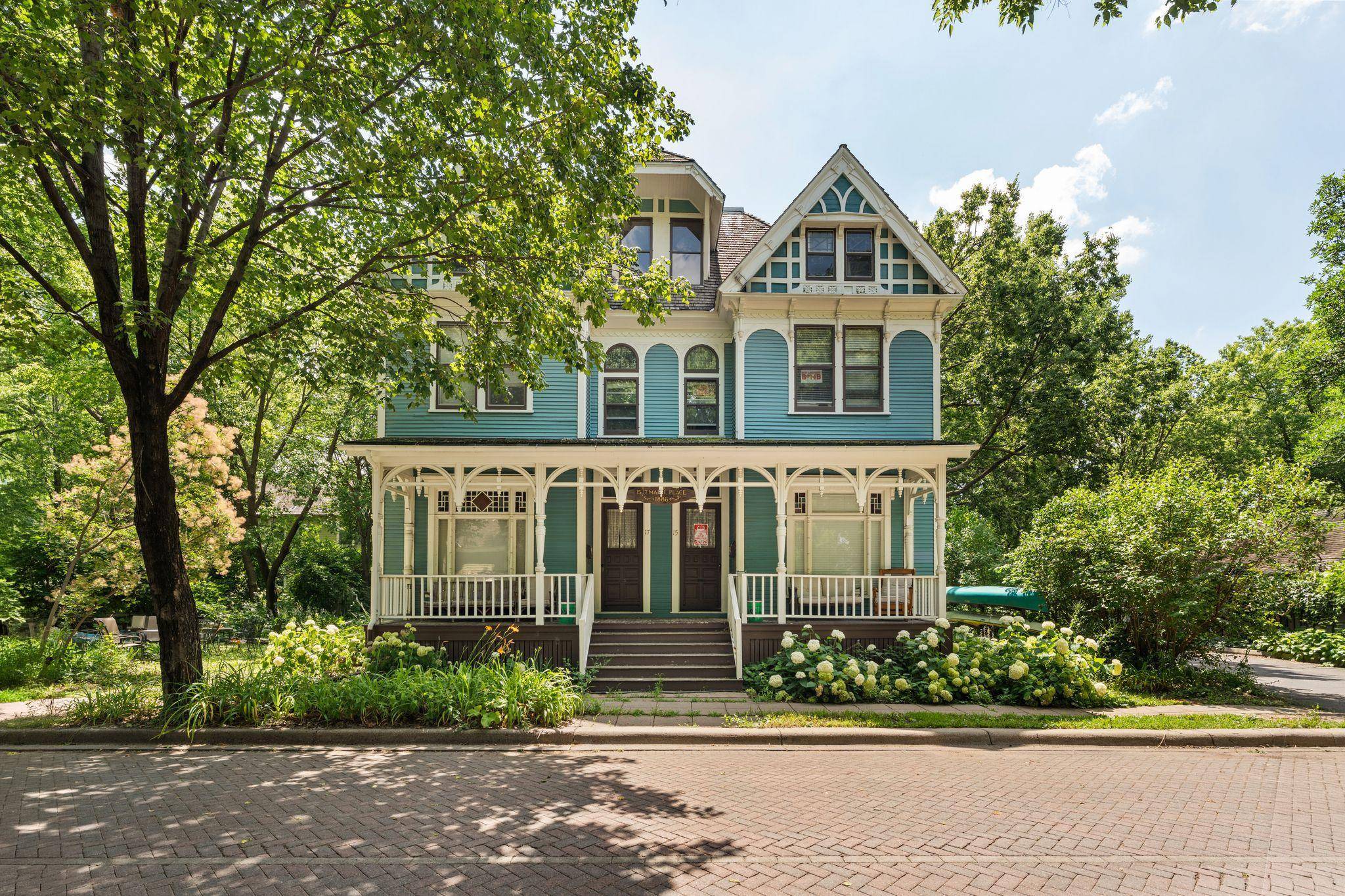 15 Maple PL, Minneapolis, MN 55401