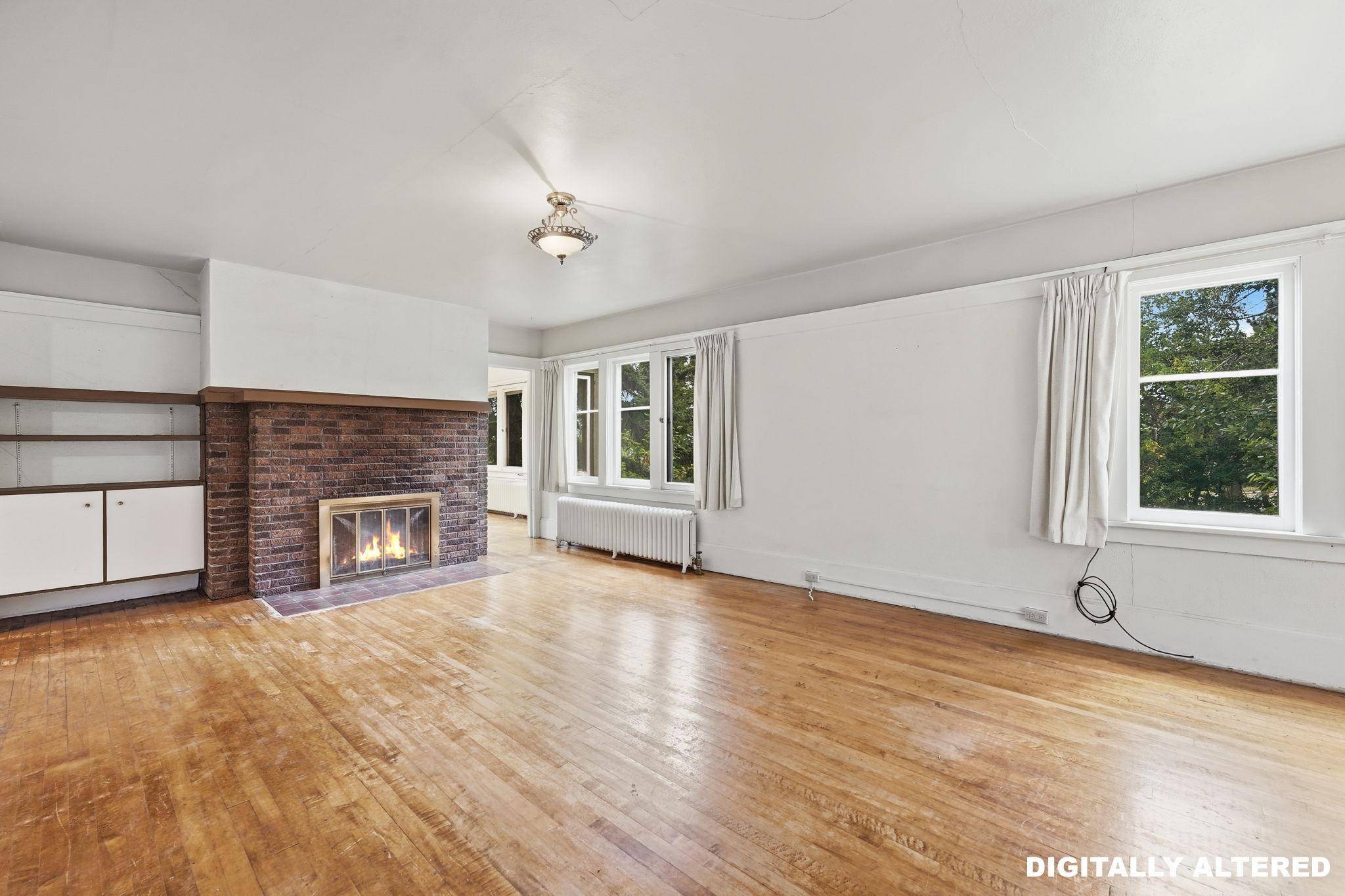 2114 E 2nd ST, Duluth, MN 55812