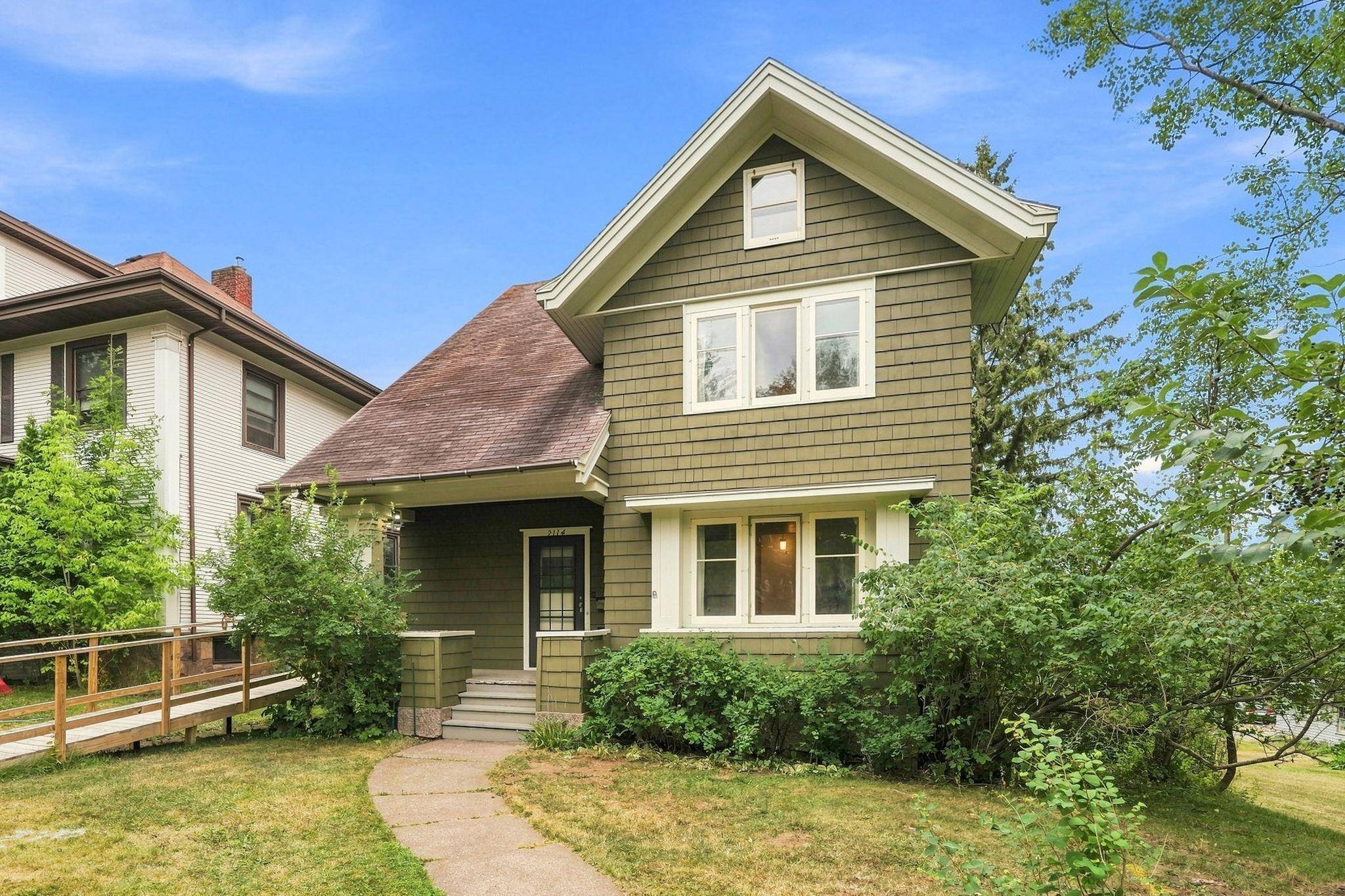 2114 E 2nd ST, Duluth, MN 55812