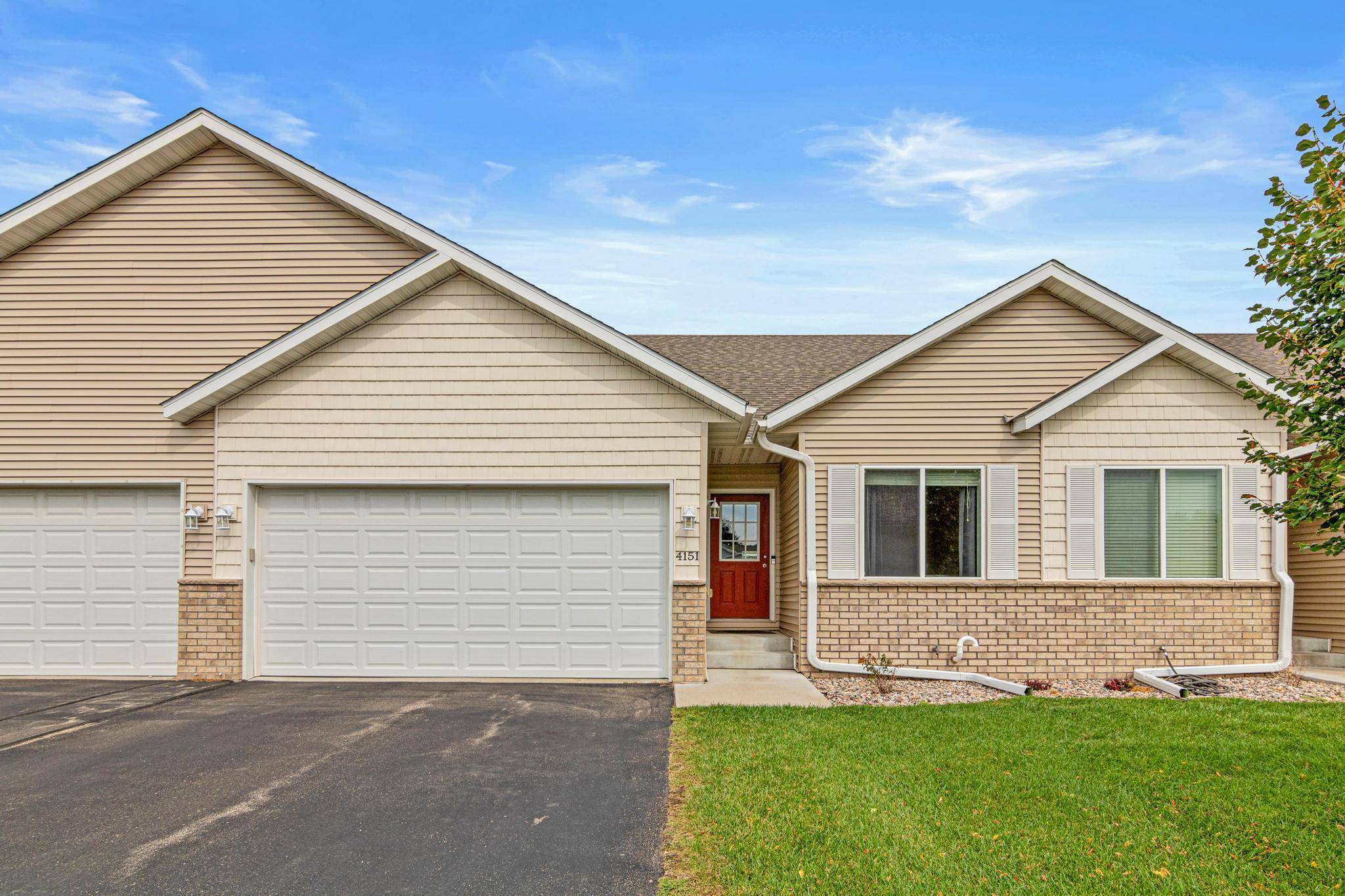 4151 Blakewood DR, Shakopee, MN 55379