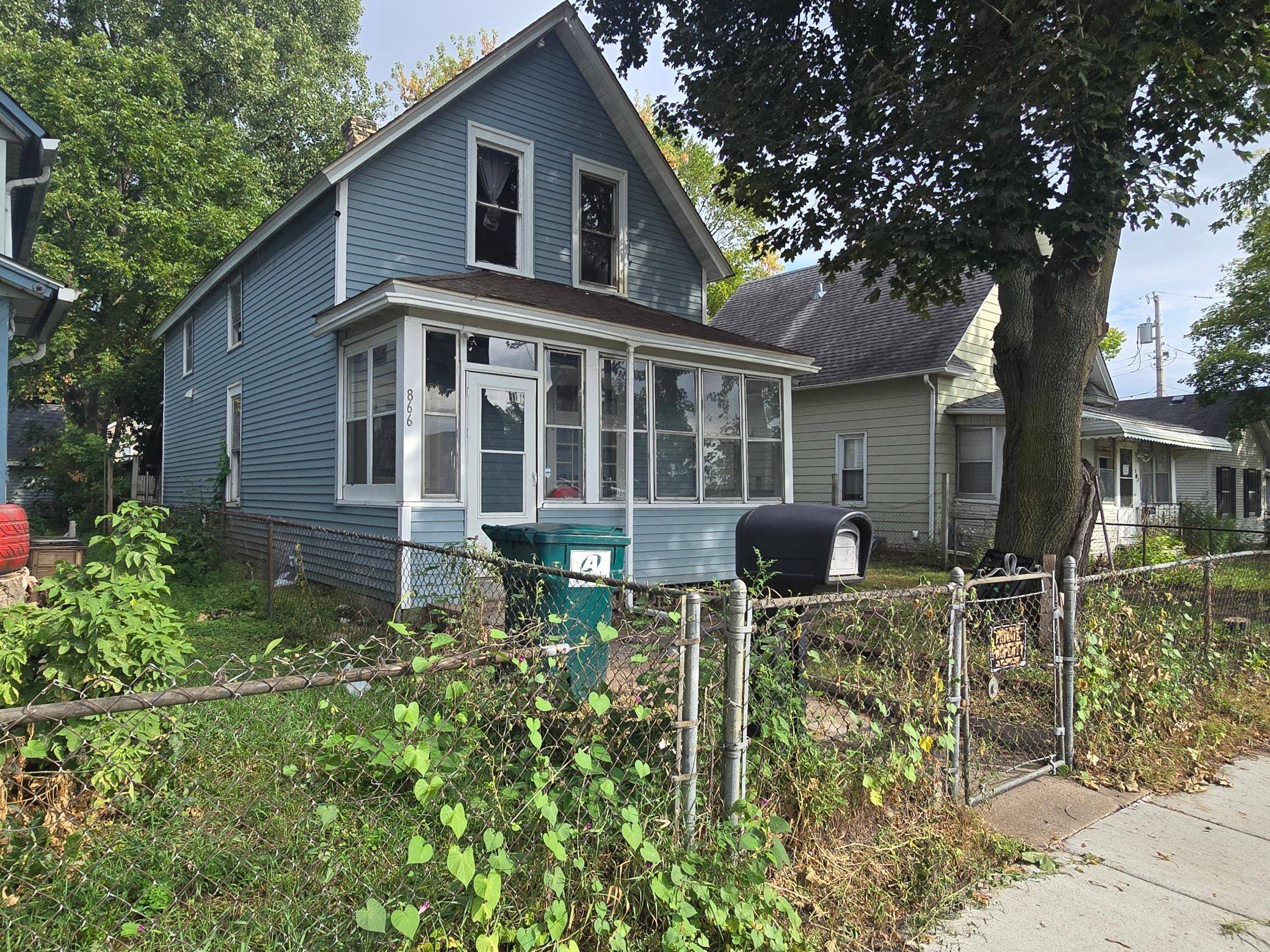 866 Duluth ST, Saint Paul, MN 55106