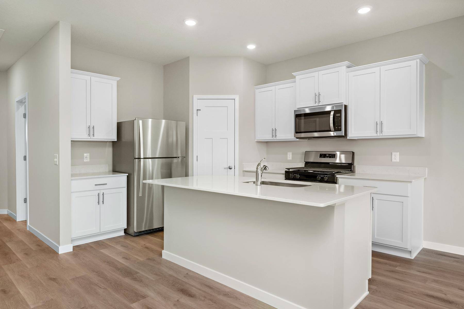 918 Spruce CIR N, Cambridge, MN 55008