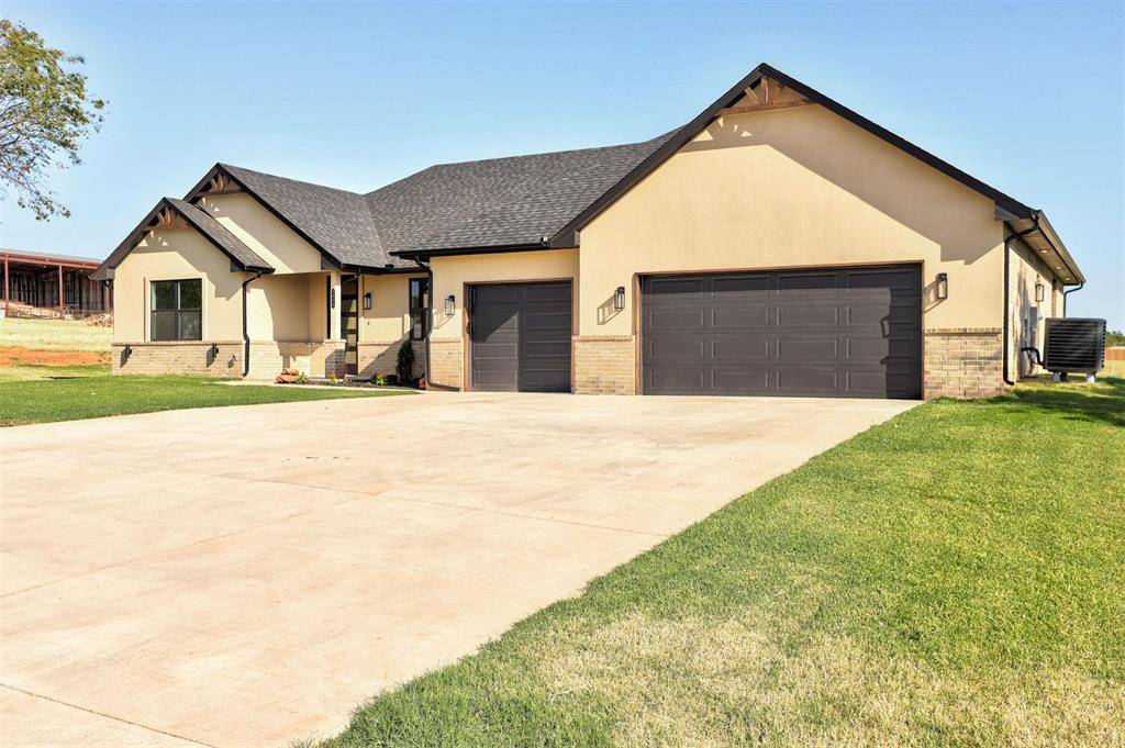 2444 Wolf Creek BND, Blanchard, OK 73010