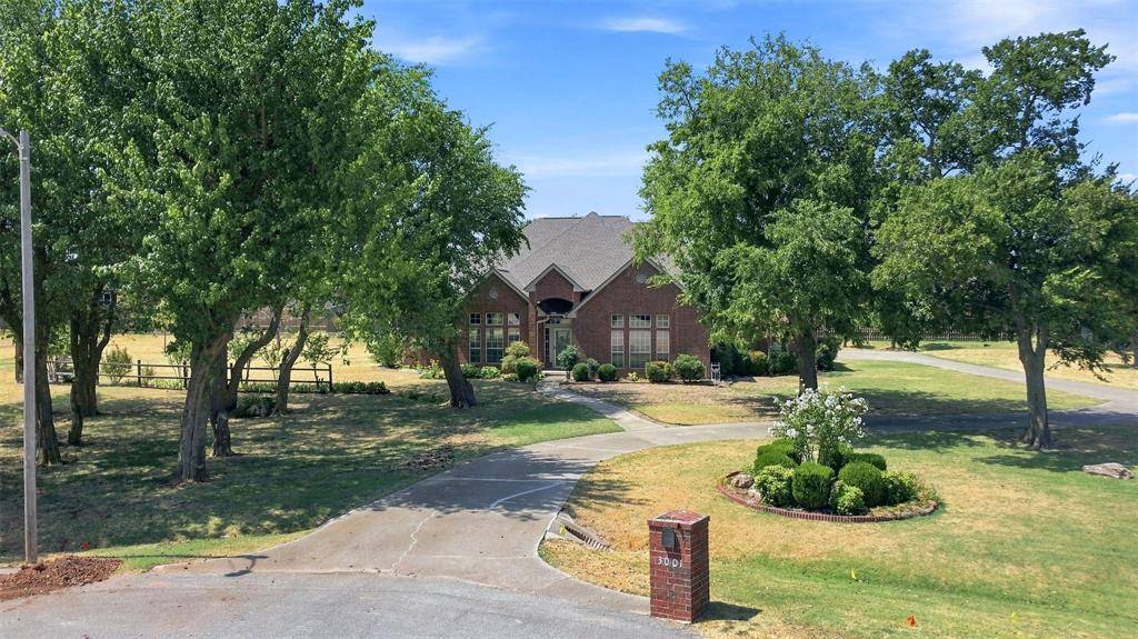 3001 Bradford DR, Moore, OK 73160