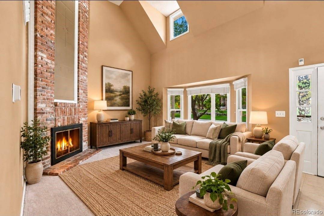 7712 S Cove CIR, Centennial, CO 80122