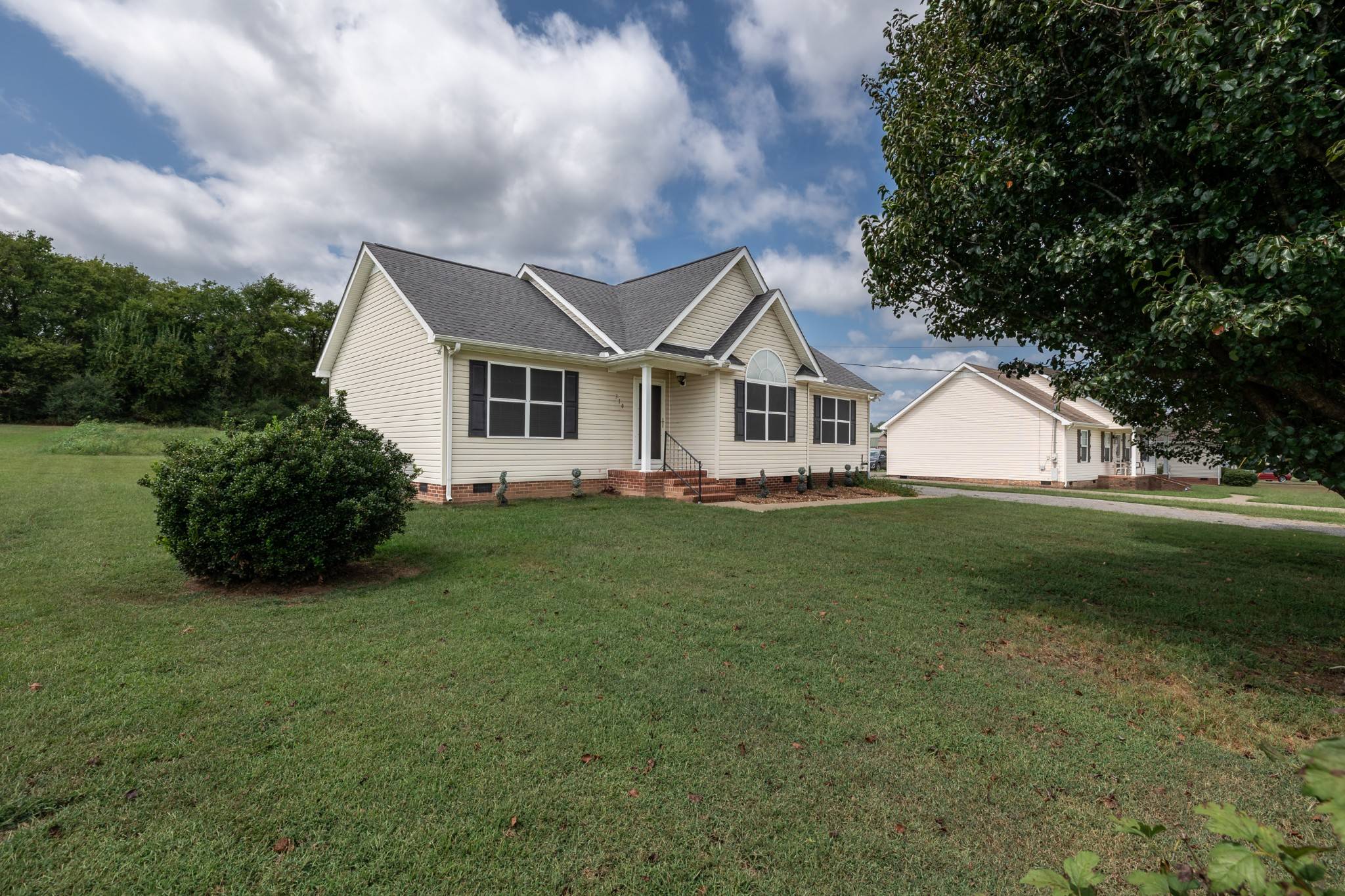 310 Daytona Dr, Cornersville, TN 37047