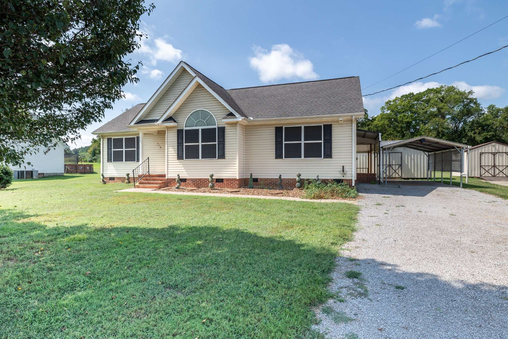 310 Daytona Dr, Cornersville, TN 37047
