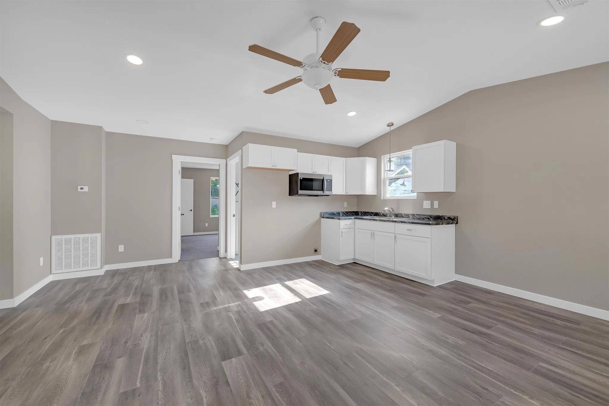 718 E Jackson, Arkansas City, KS 67005