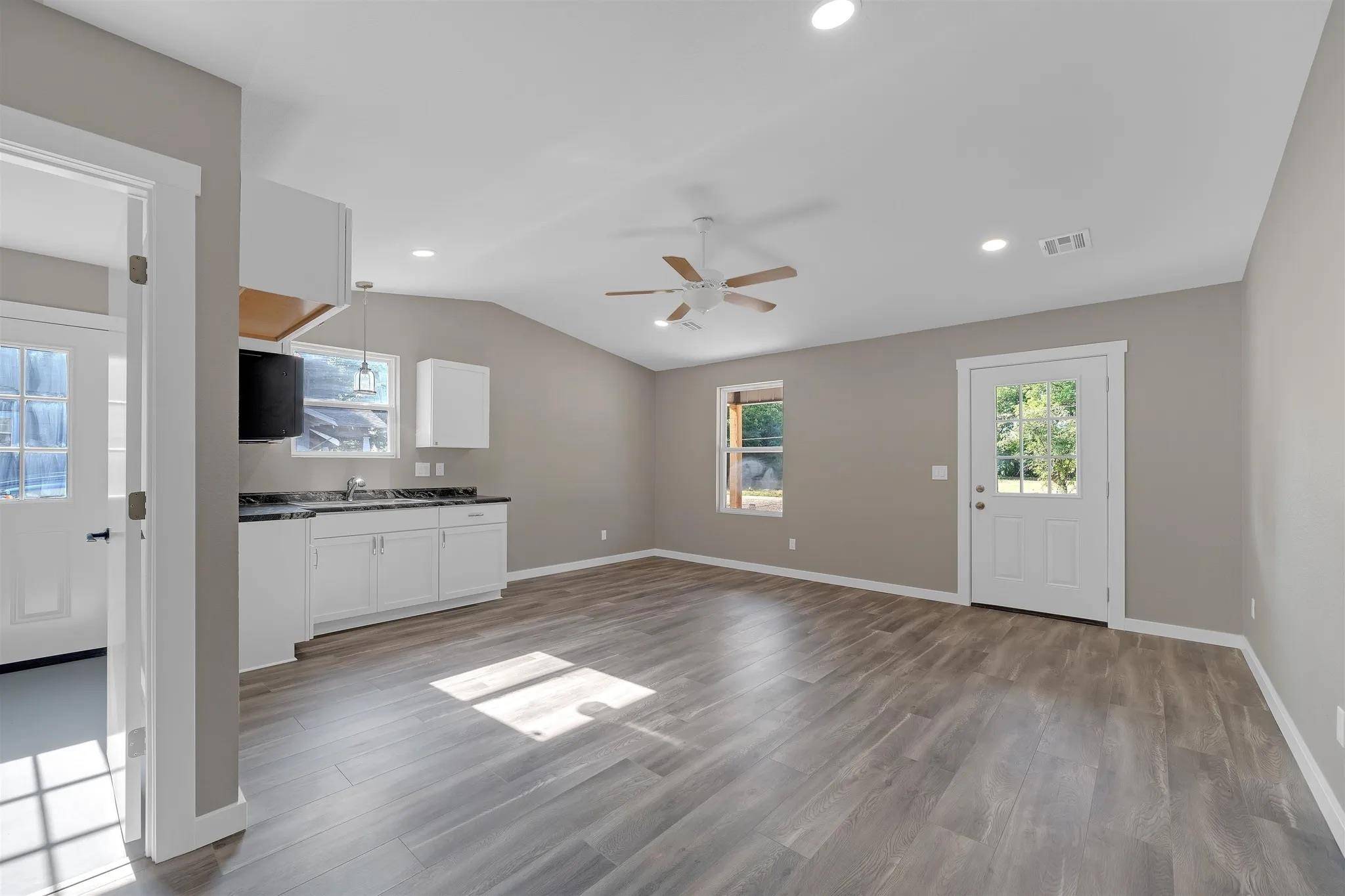 718 E Jackson, Arkansas City, KS 67005