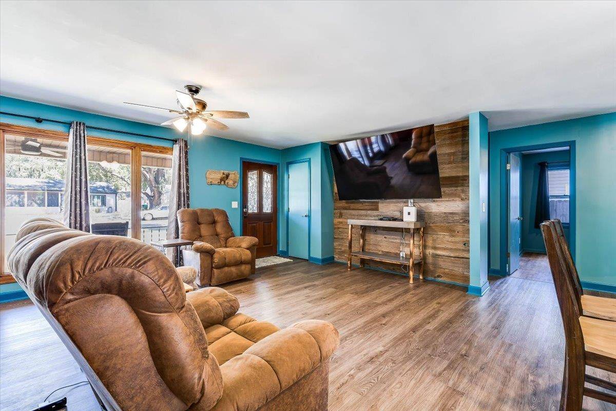 203 Martha Ave, Mulvane, KS 67110-1468