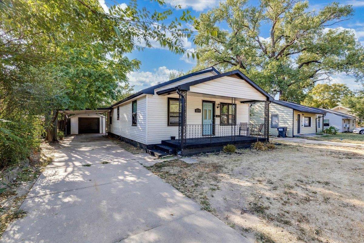 2215 S Saint Francis St, Wichita, KS 67211
