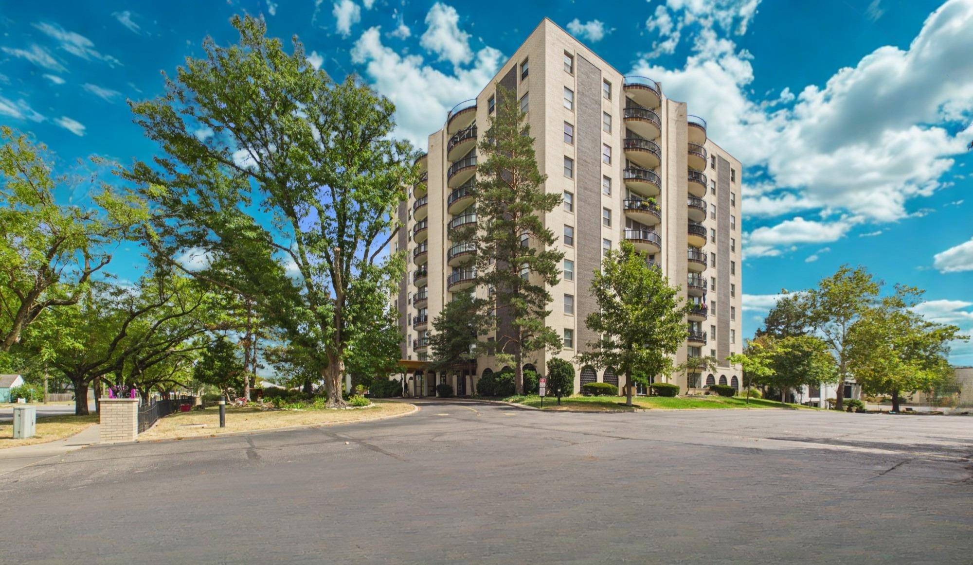 5051 E Lincoln St, Wichita, KS 67218