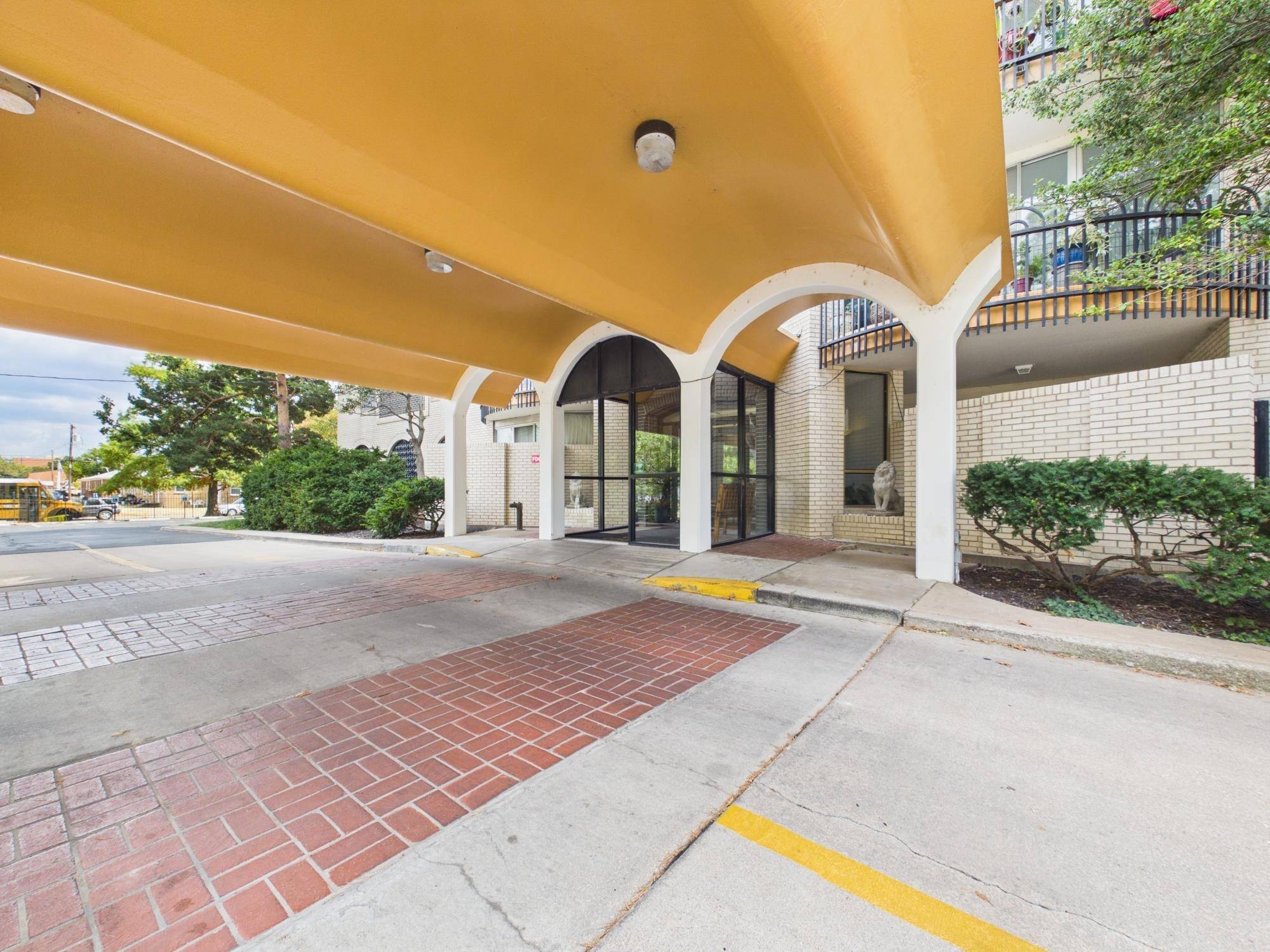 5051 E Lincoln St, Wichita, KS 67218
