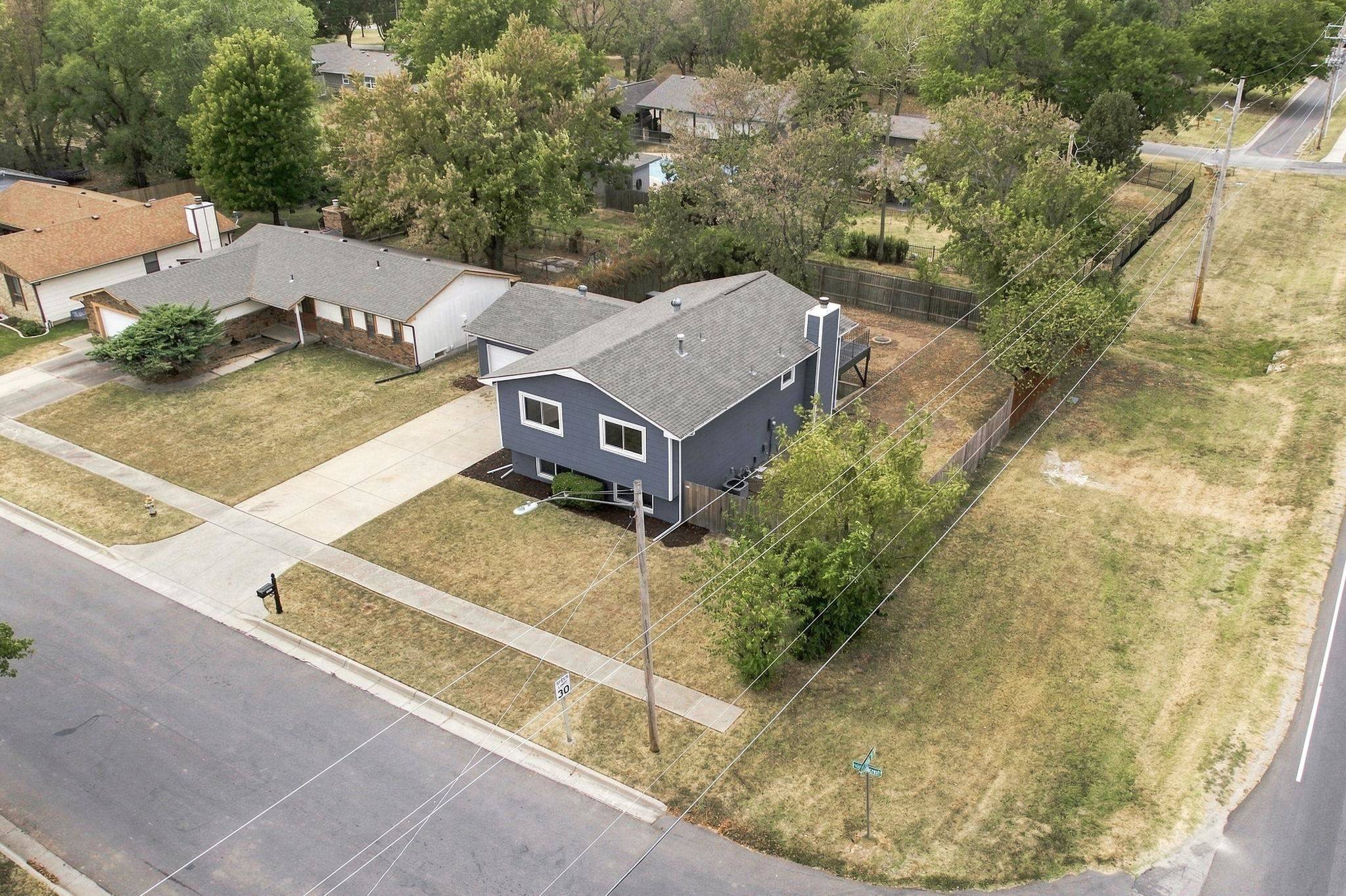 4565 N Hillcrest, Bel Aire, KS 67220