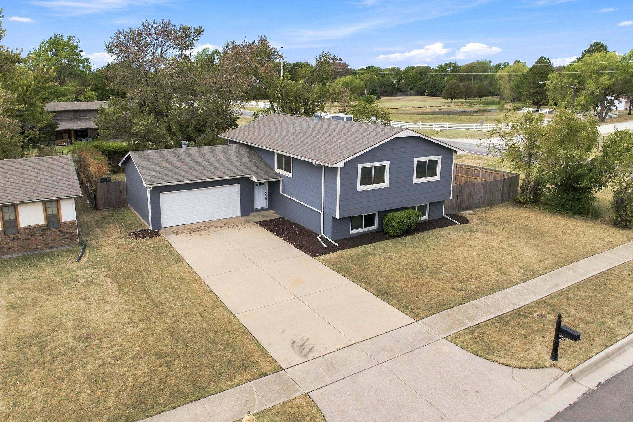 4565 N Hillcrest, Bel Aire, KS 67220