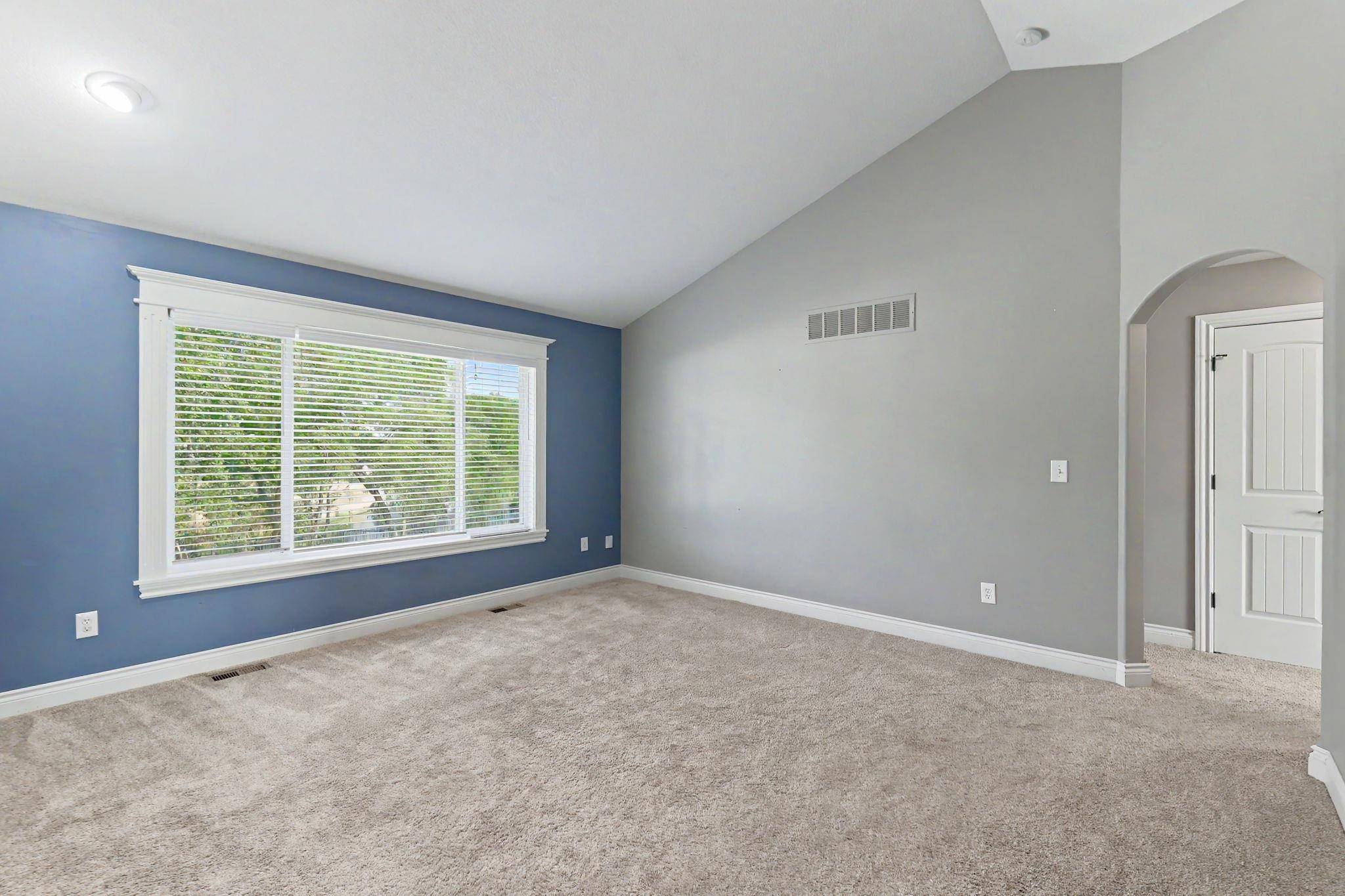 405 S Fawnwood St, Wichita, KS 67235