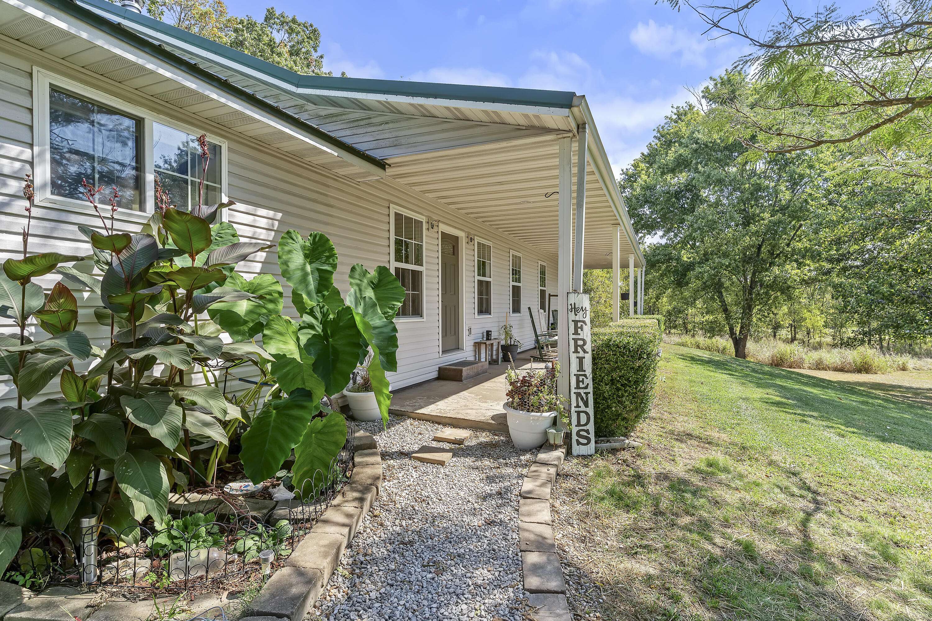 1092 Blackjack School RD, Marionville, MO 65705