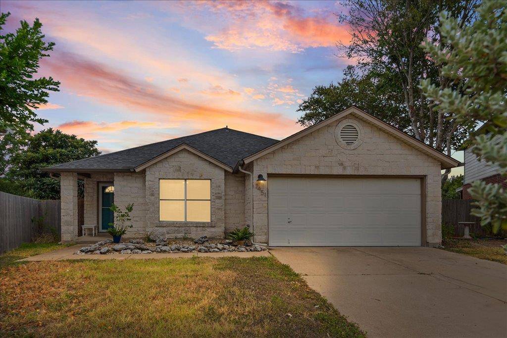 7451 Pusch Ridge LOOP, Austin, TX 78749