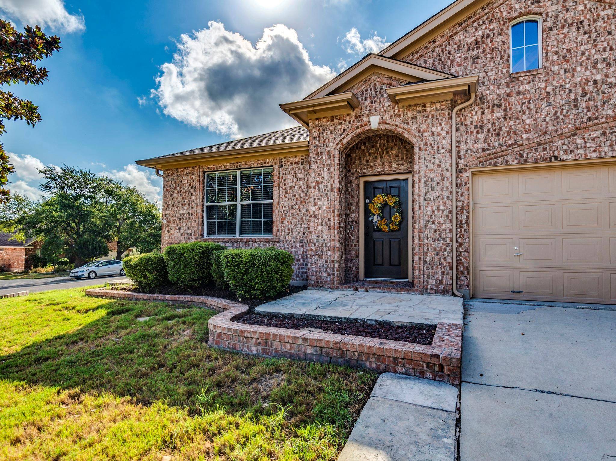 165 Oxford DR, Kyle, TX 78640