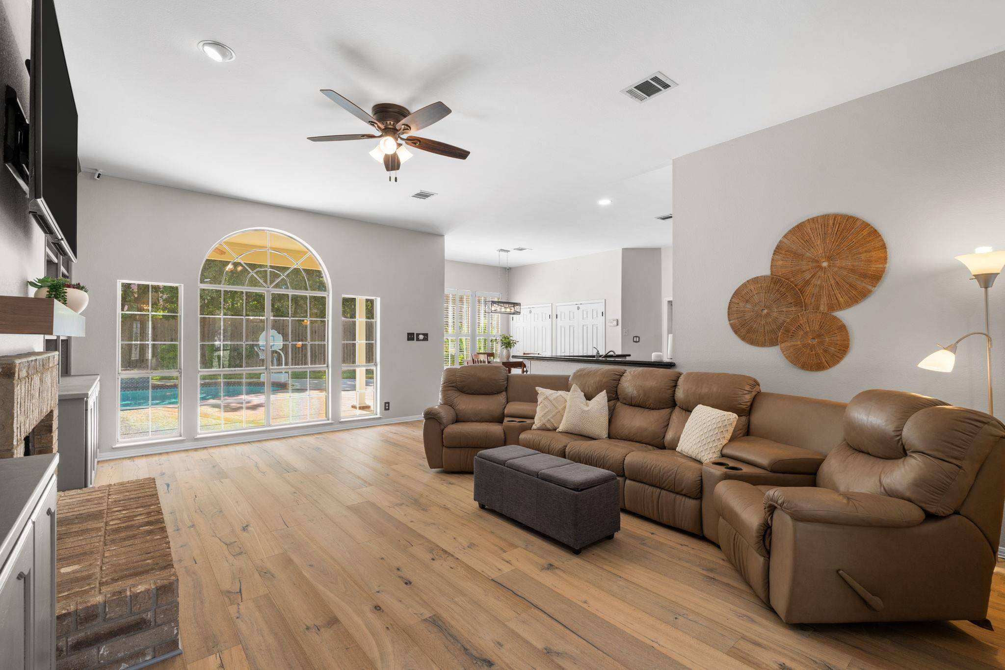 819 Blue Spring CIR, Round Rock, TX 78681