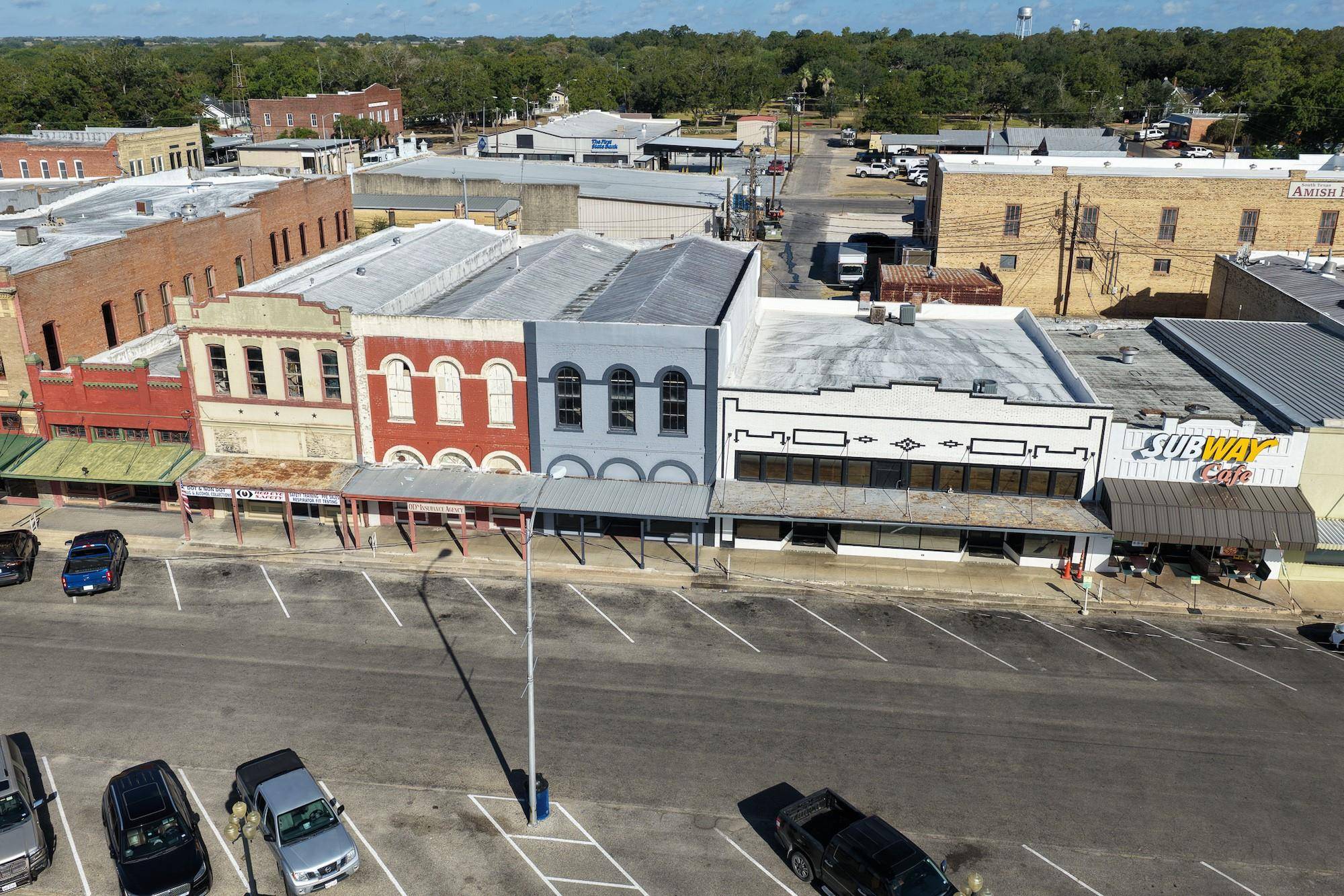 111 E Seventh ST, Shiner, TX 77984