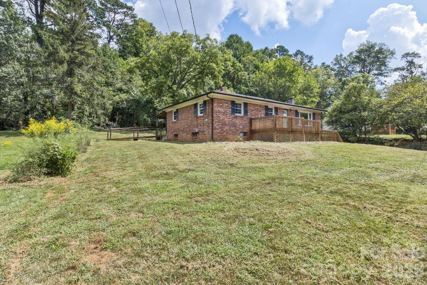 379 Bee Tree RD, Swannanoa, NC 28778