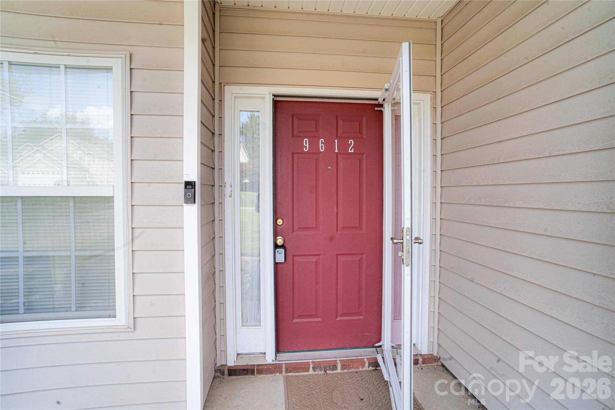 9612 Veronica DR, Charlotte, NC 28215