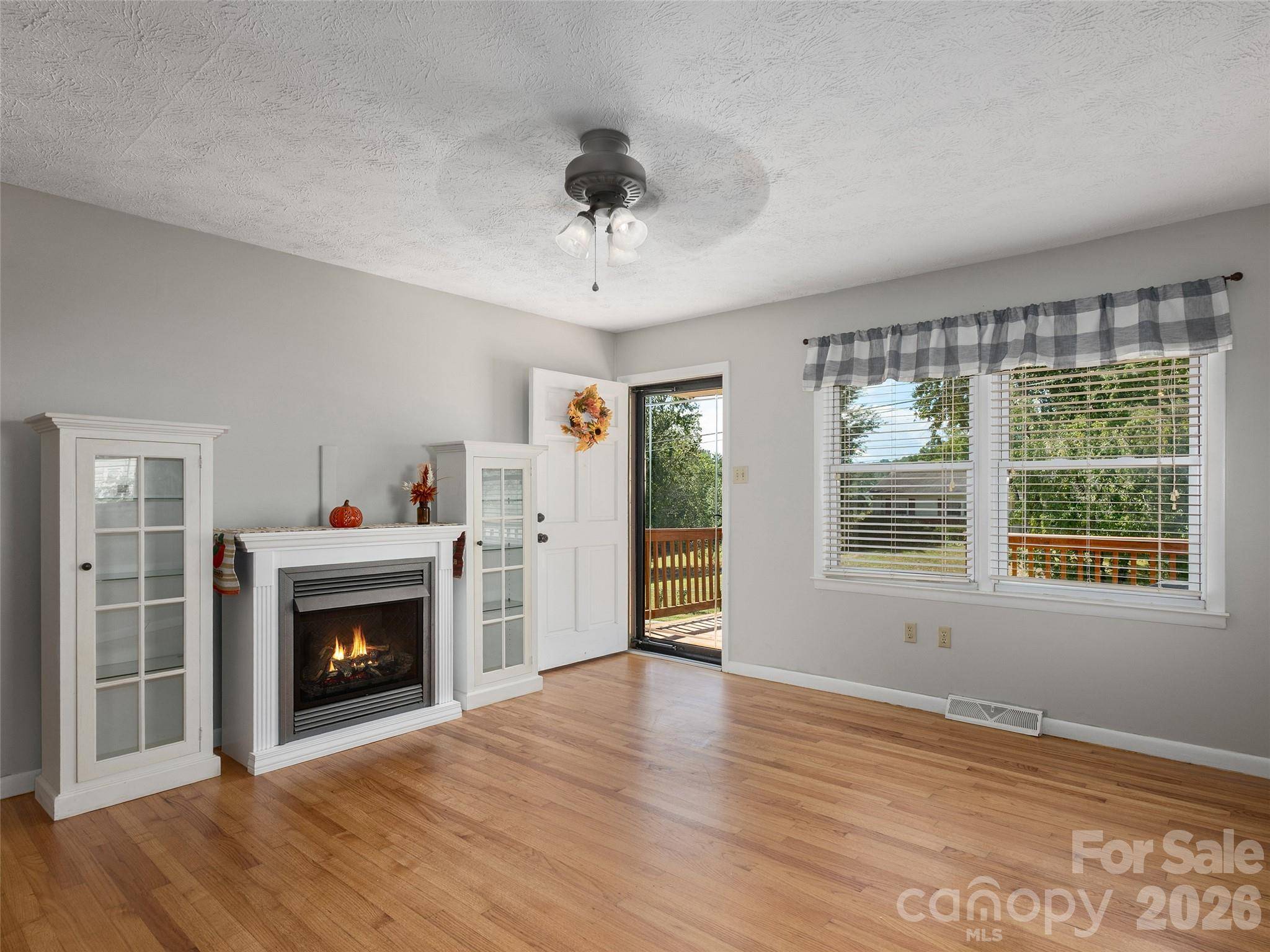 403 Lower Grassy Branch RD, Asheville, NC 28805