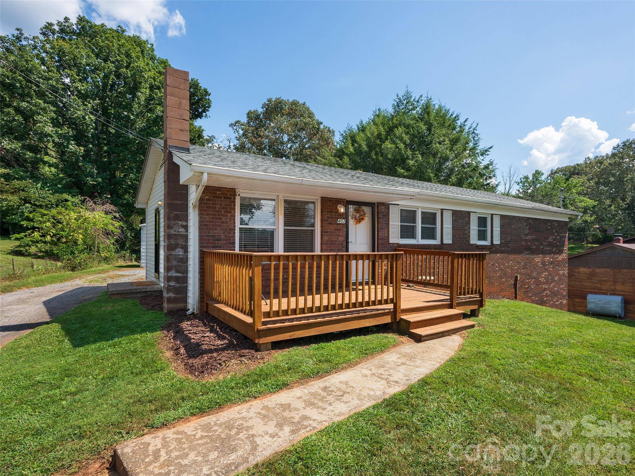 403 Lower Grassy Branch RD, Asheville, NC 28805