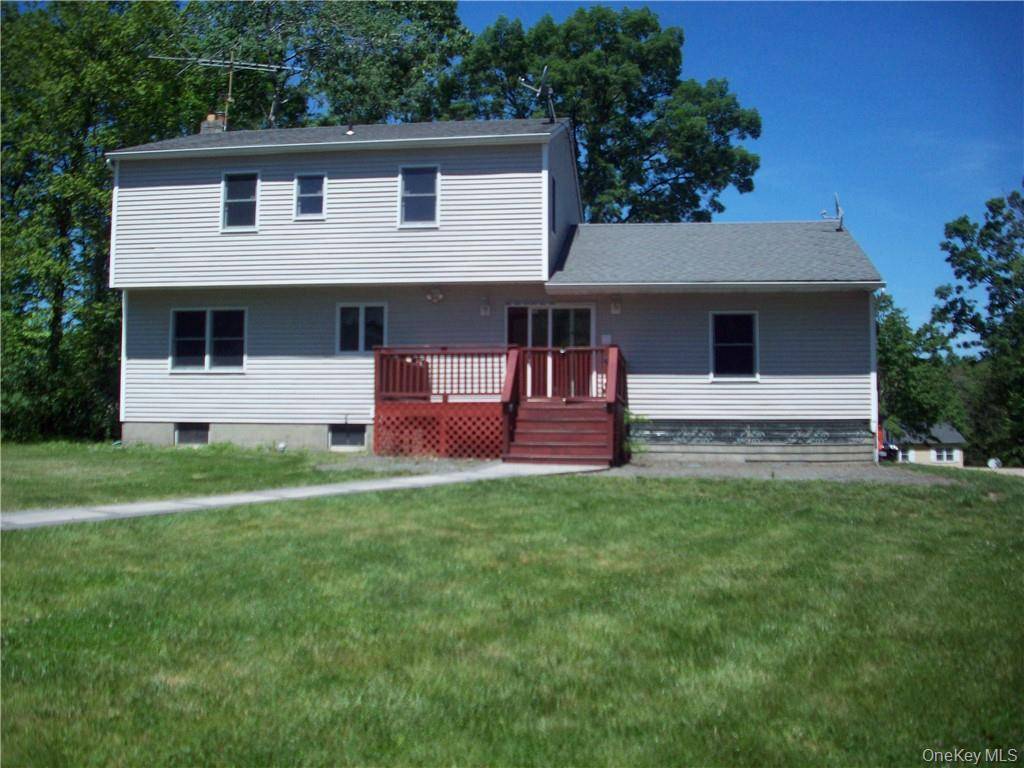 6 Regent DR, Hopewell Junction, NY 12533